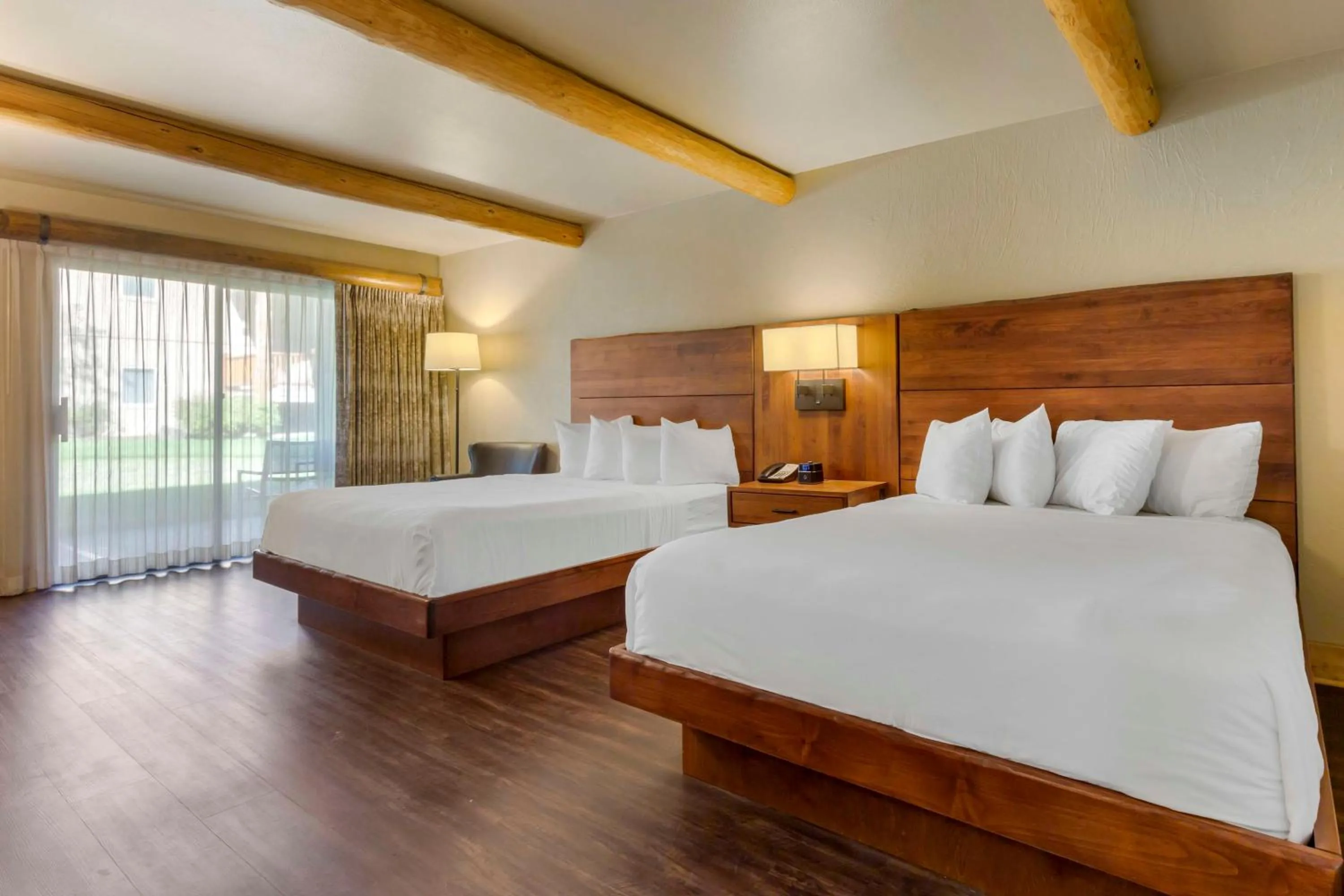 Bedroom, Bed in Best Western Ponderosa Lodge