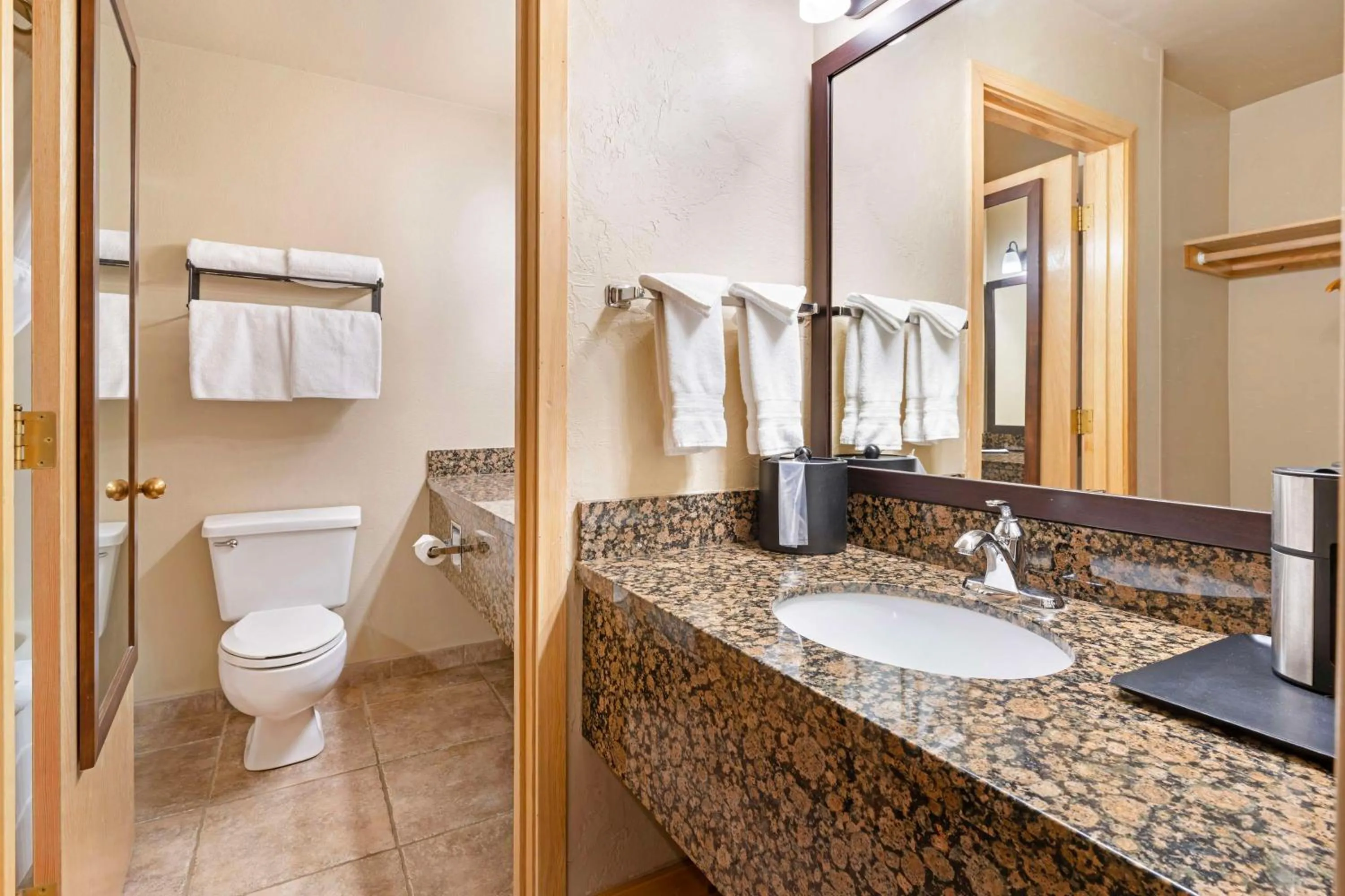 Bathroom in Best Western Ponderosa Lodge