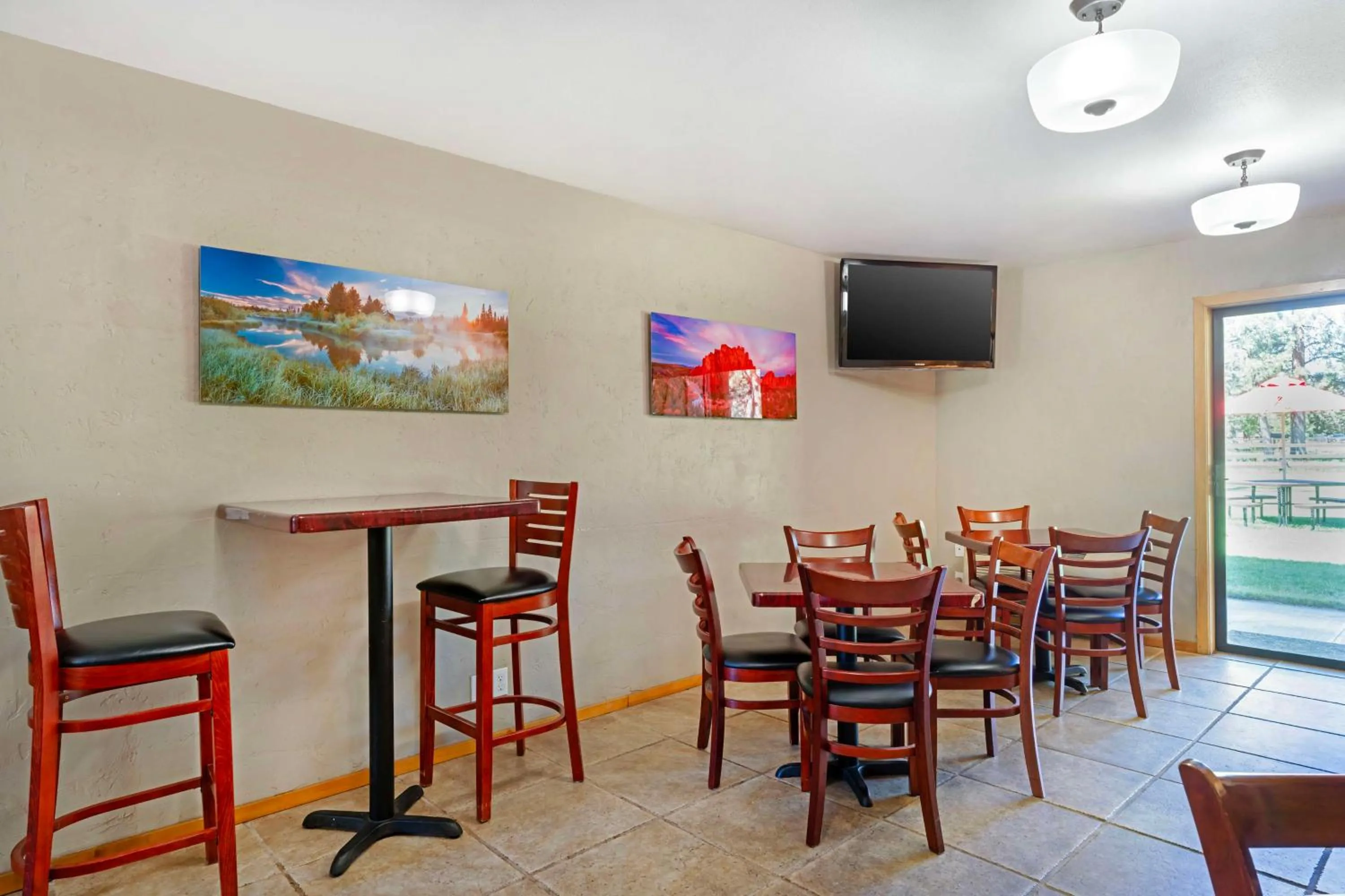 Breakfast in Best Western Ponderosa Lodge