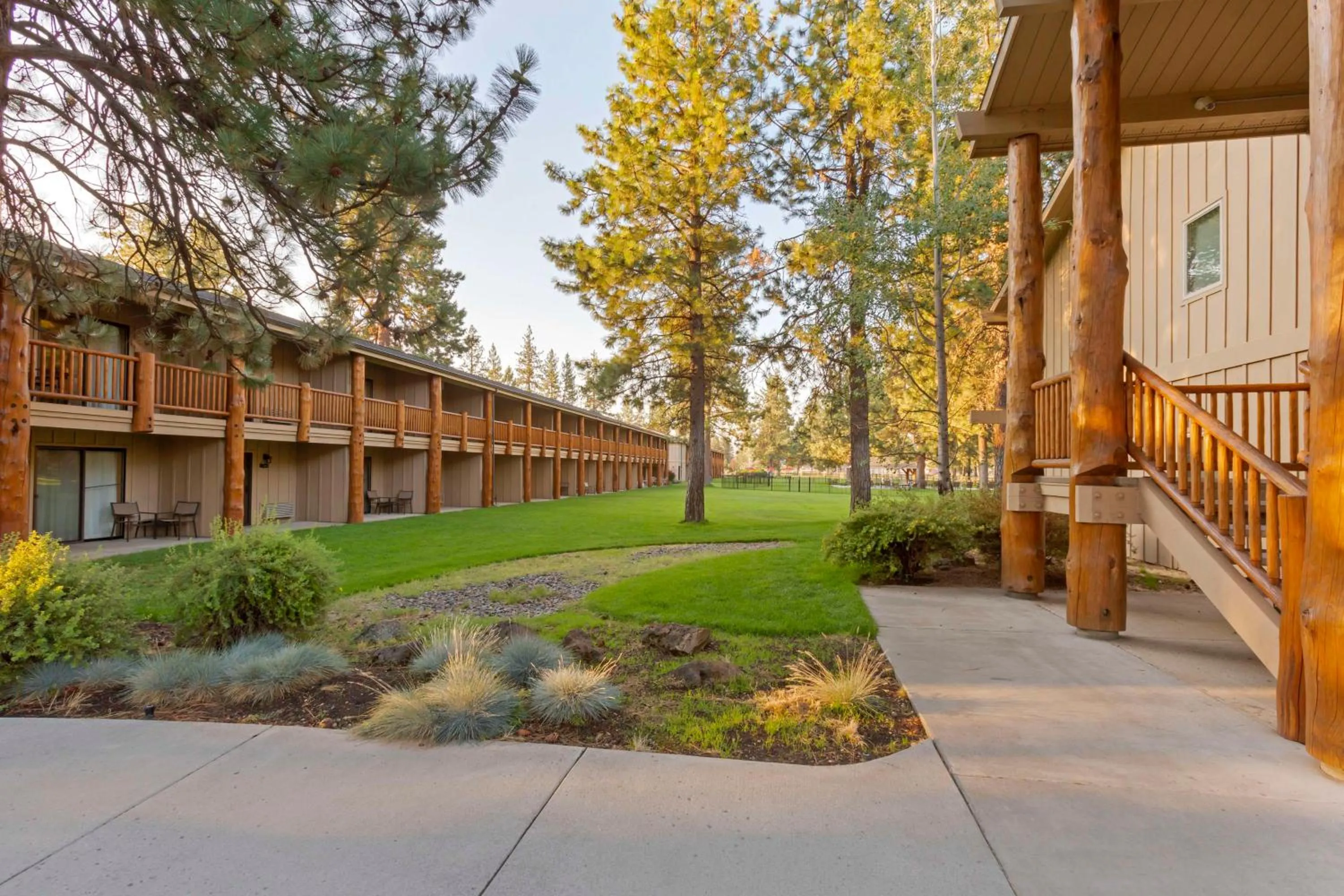 Property building in Best Western Ponderosa Lodge
