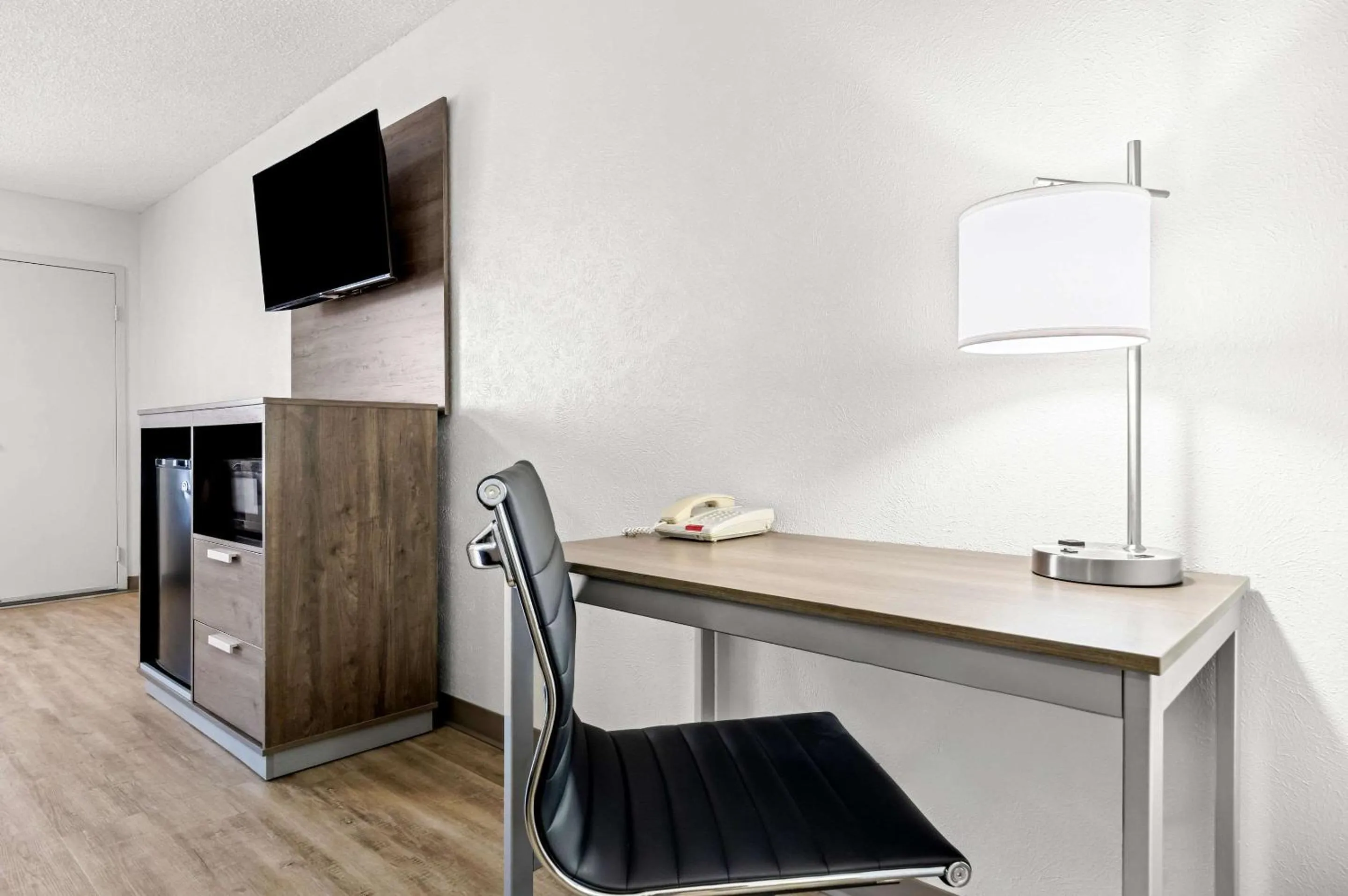 Bedroom in Quality Inn Plainview