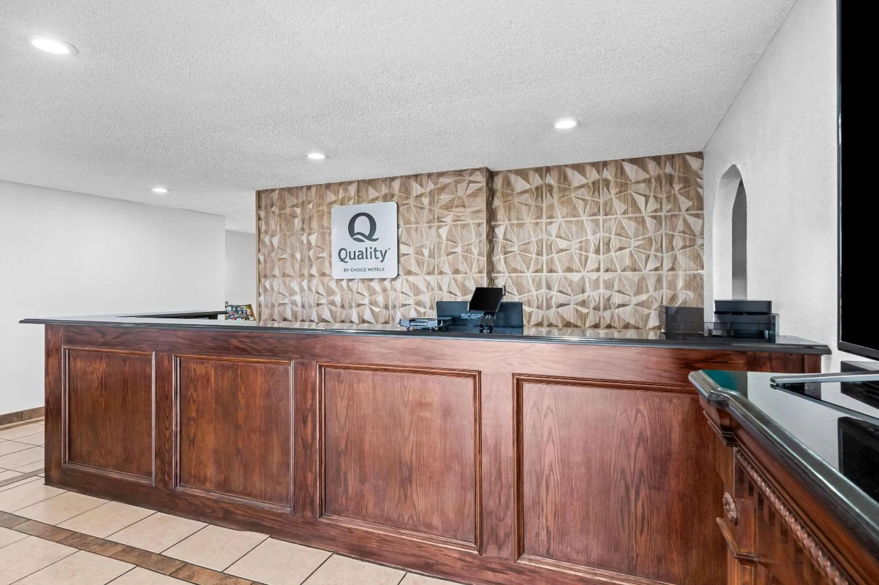 Lobby or reception in Quality Inn Plainview