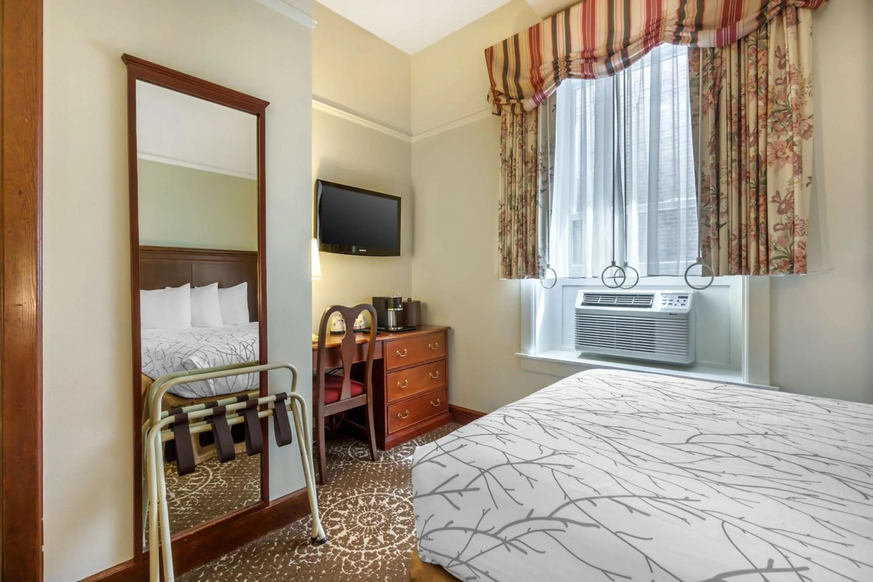 Bedroom, Bed in Best Western Plus Pioneer Square Hotel Downtown