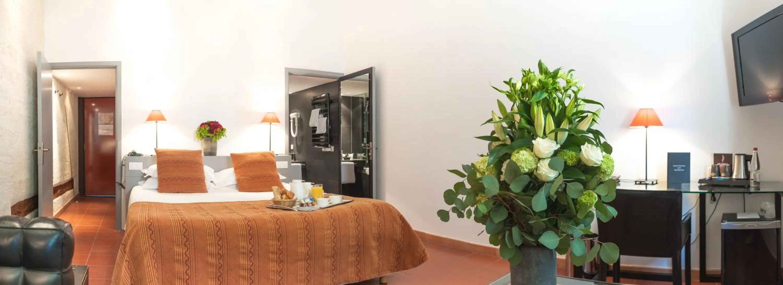 Bedroom, Bed in Hôtel Cloitre Saint Louis Avignon