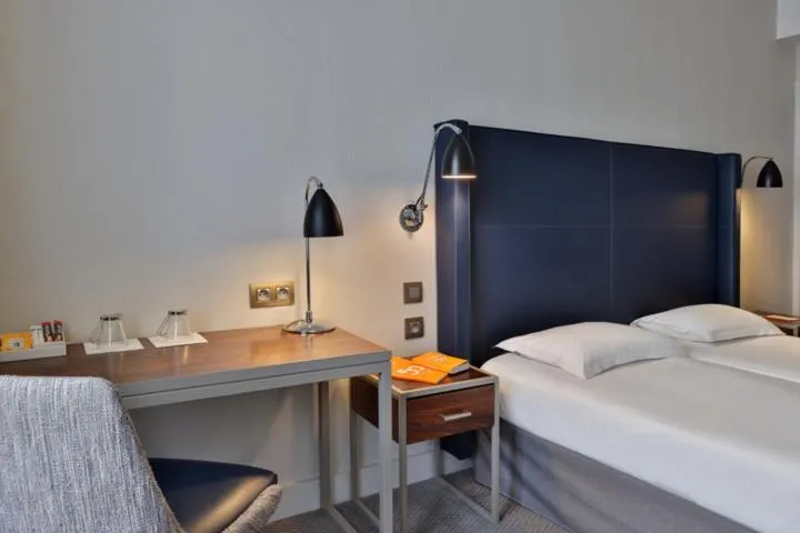 Bed in Hôtel Londres et New York - Teritoria