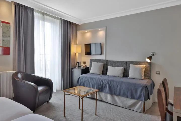 Bed in Hôtel Londres et New York - Teritoria