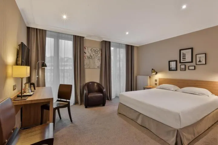 Bed in Hôtel Londres et New York - Teritoria