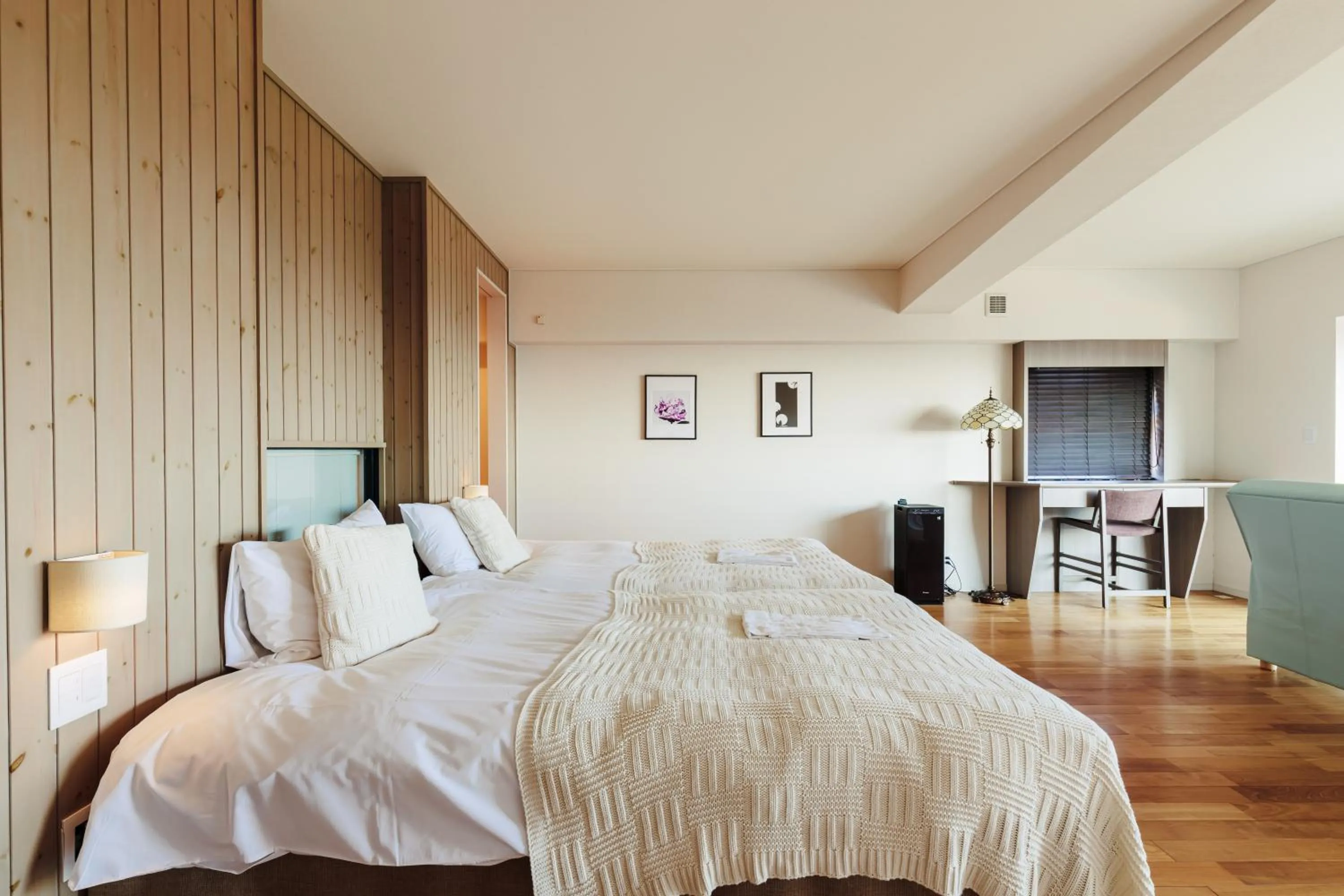 Photo of the whole room, Bed in the salon 伊豆高原 Hotels & Resort