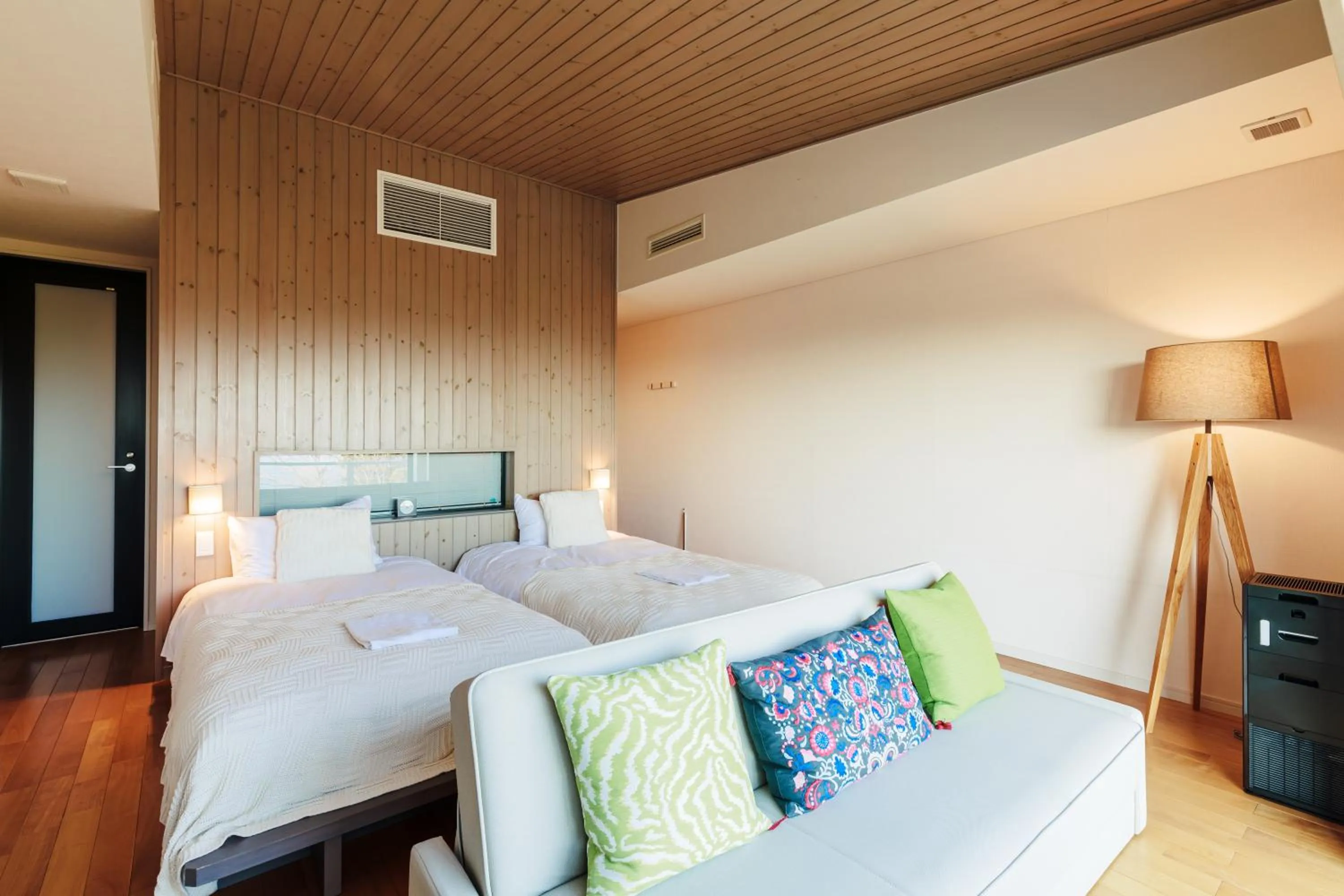 Photo of the whole room, Bed in the salon 伊豆高原 Hotels & Resort