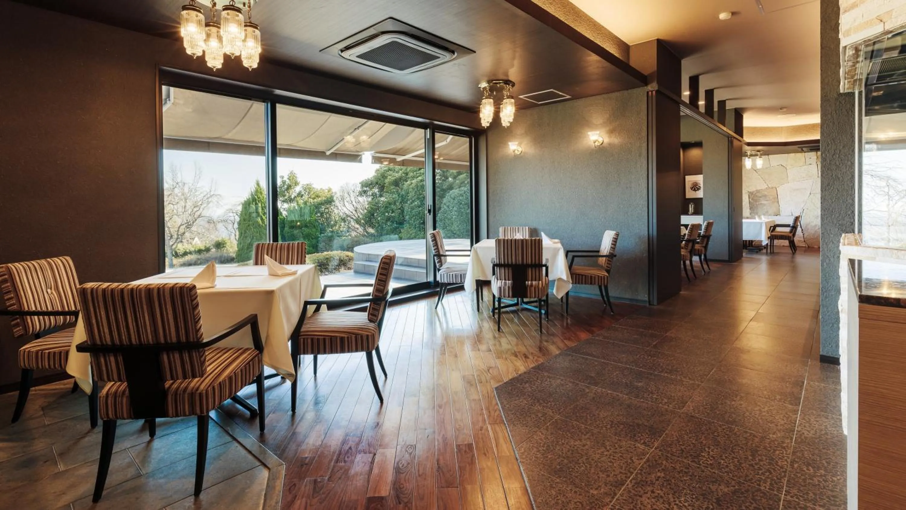 Restaurant/places to eat in the salon 伊豆高原 Hotels & Resort