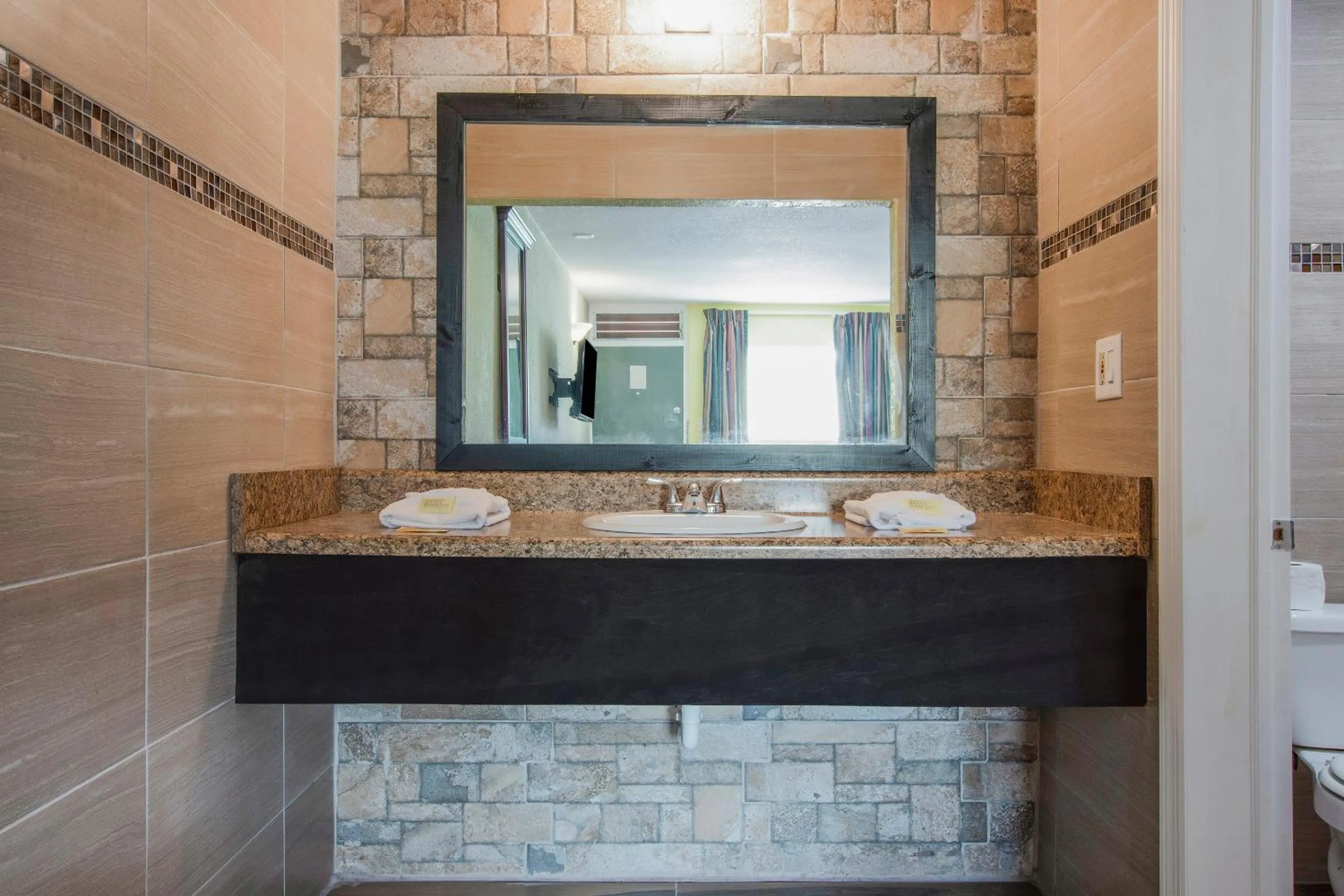 Bathroom in OYO Superior Budget Inn Bartow