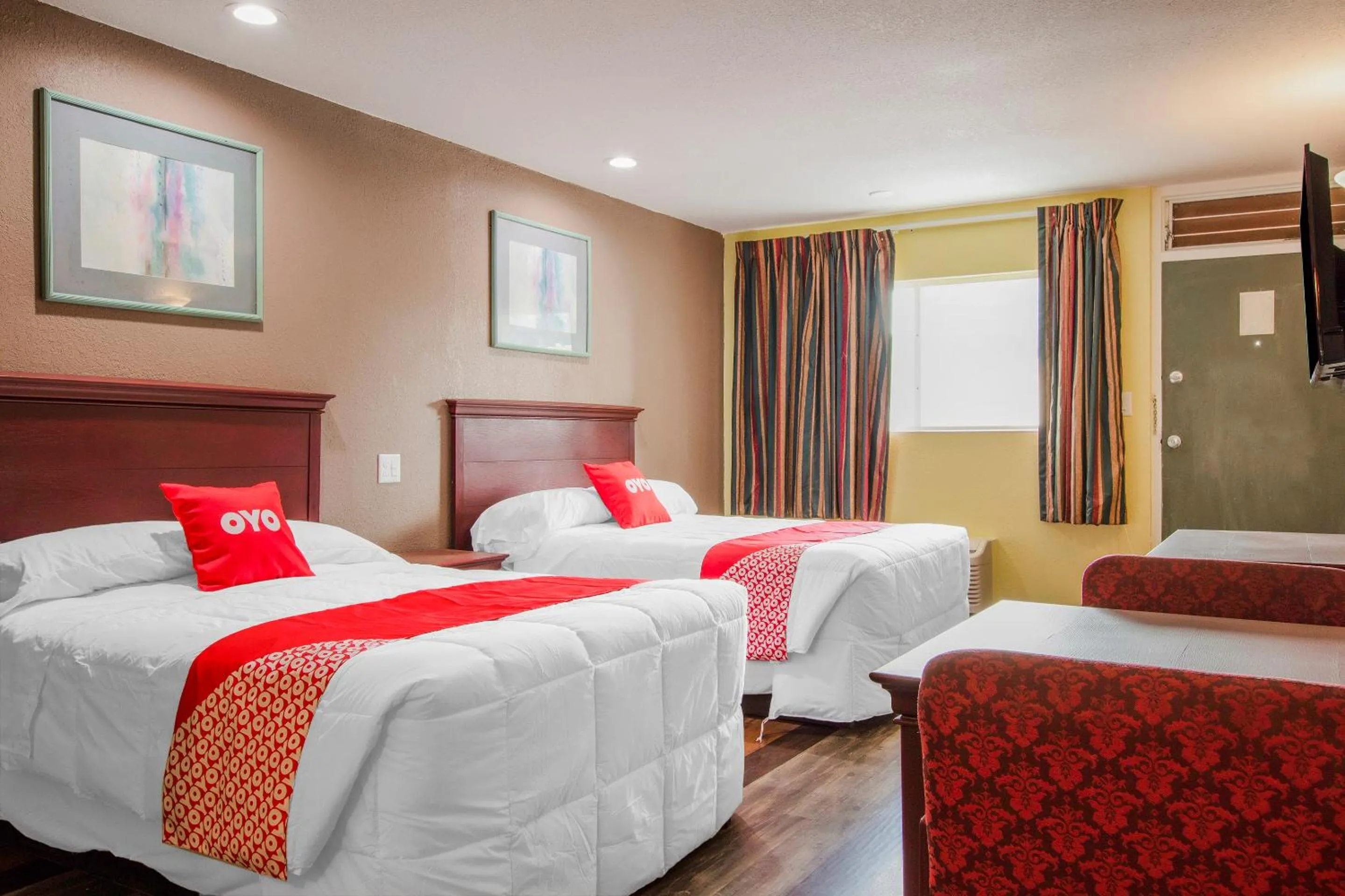 Bedroom, Bed in OYO Superior Budget Inn Bartow