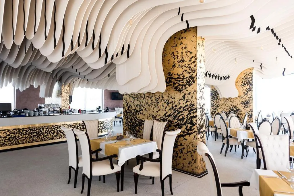 Restaurant/places to eat in White Tower Mamaia Apartament