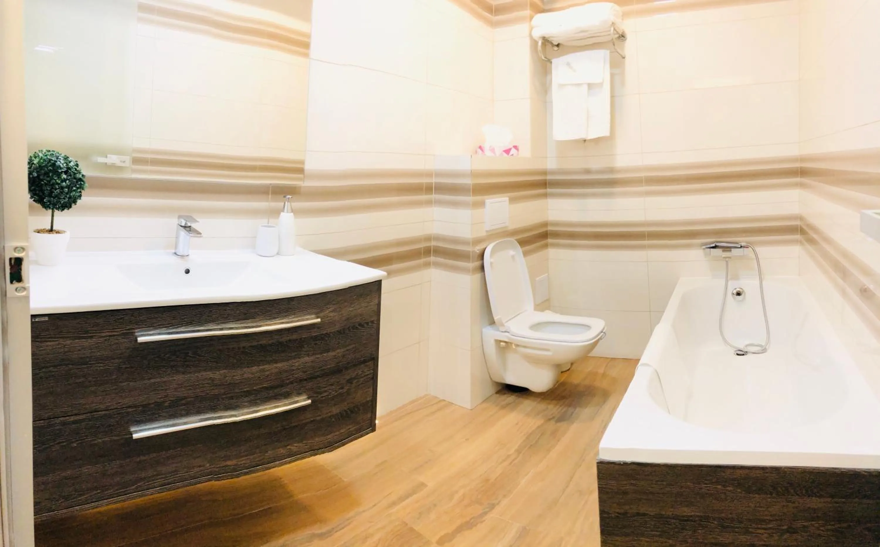 White Tower Mamaia Apartament