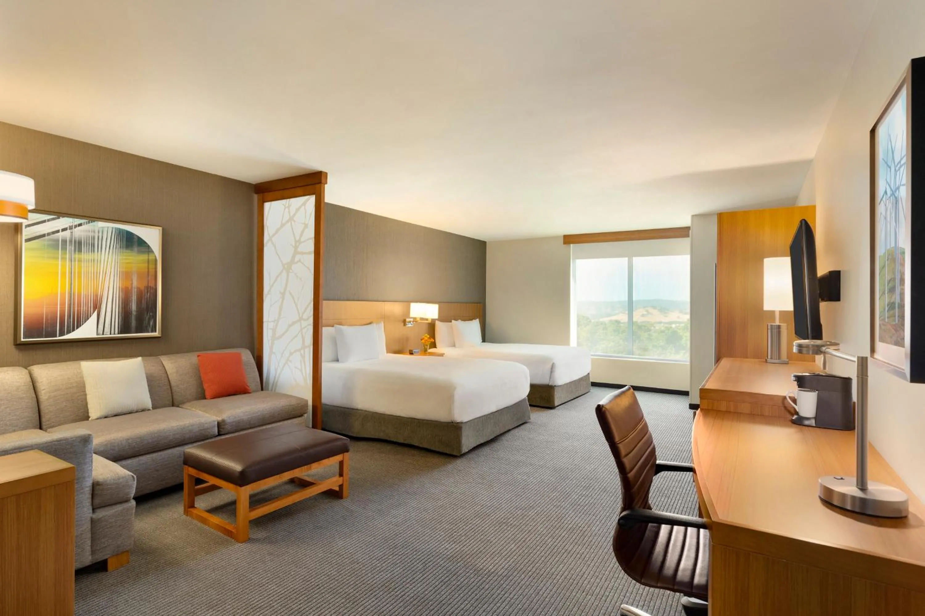 Living room, Bed in Hyatt Place Vacaville