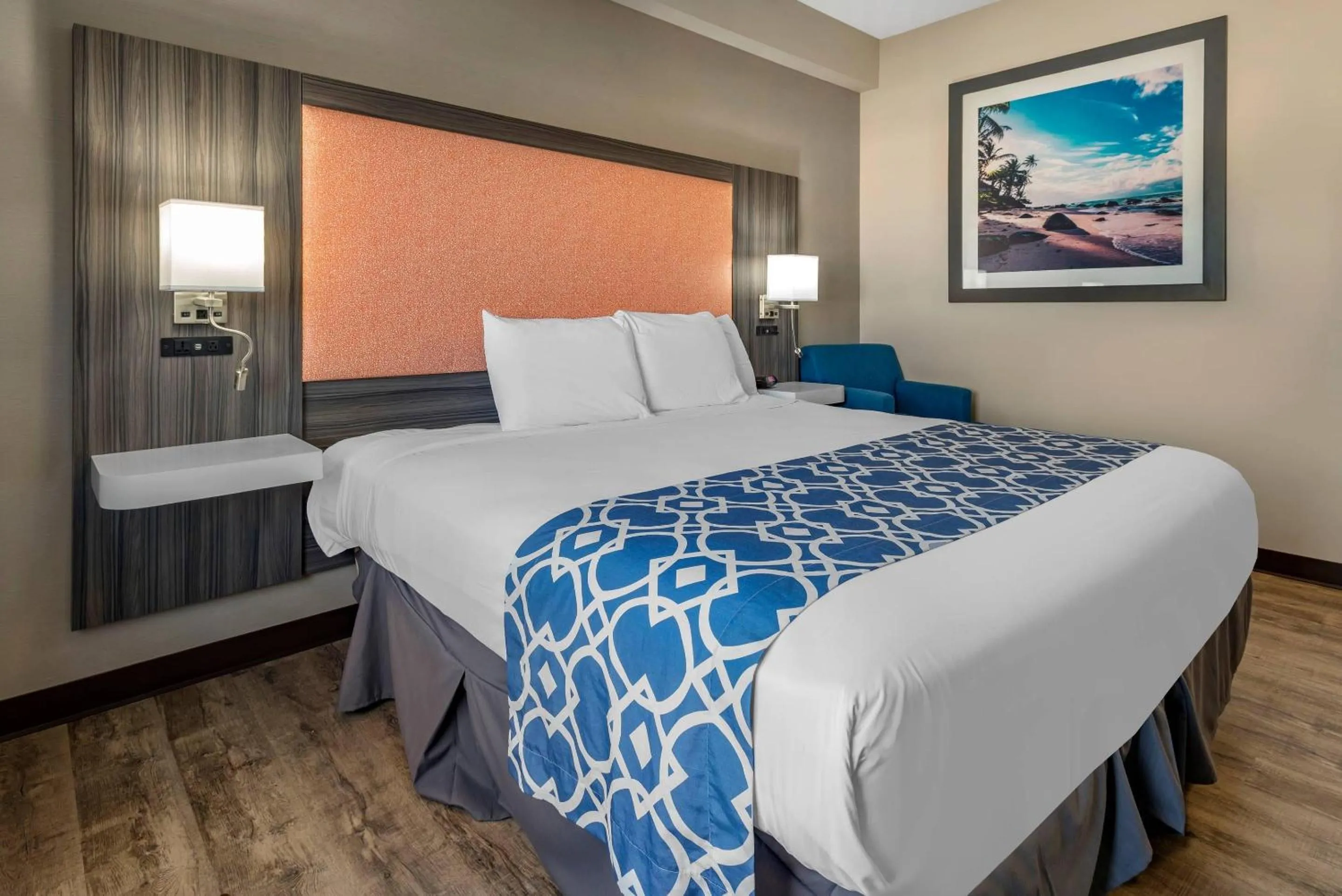 Bedroom, Bed in The Waves Hotel, an Ascend Collection Hotel