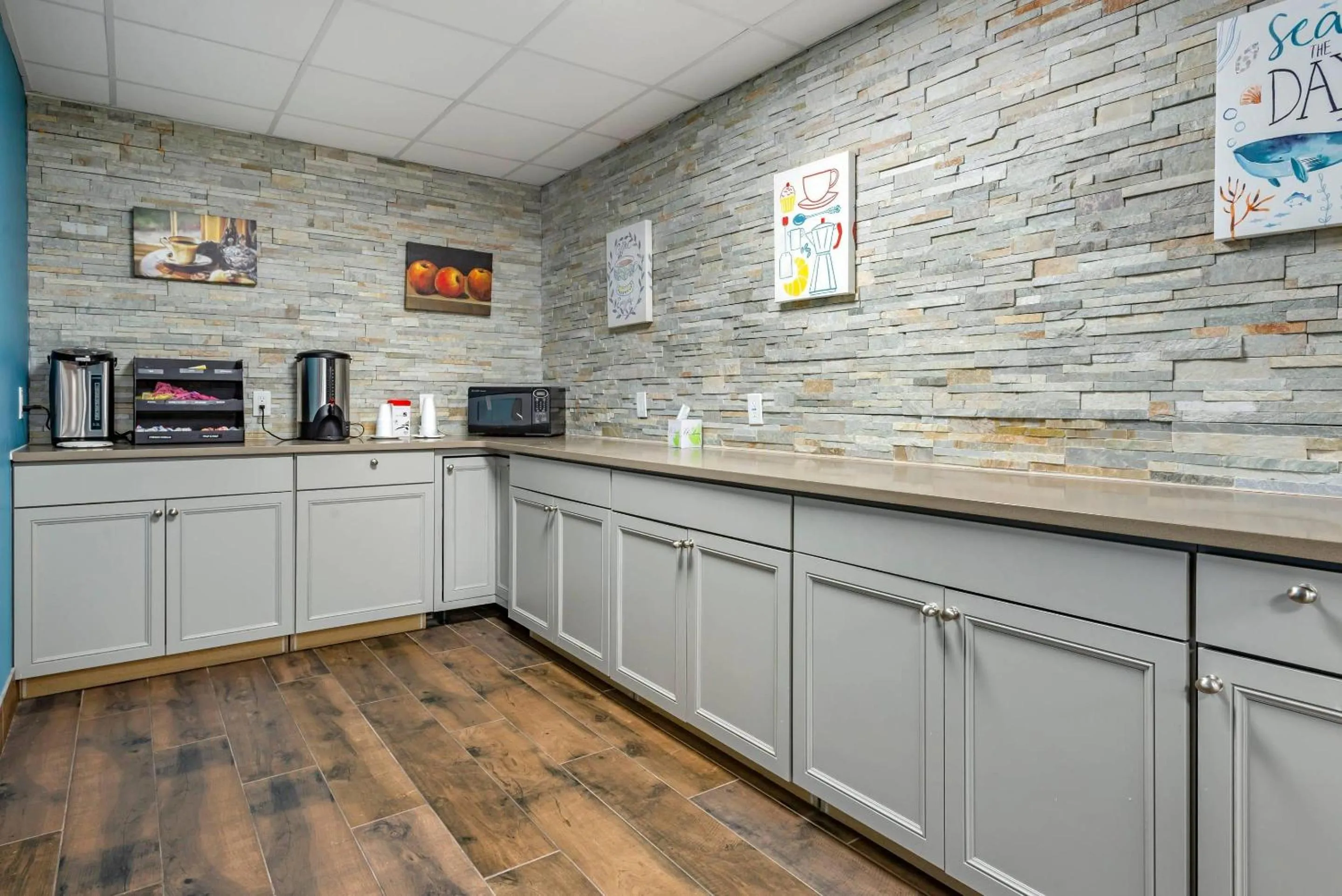 Breakfast in The Waves Hotel, an Ascend Collection Hotel