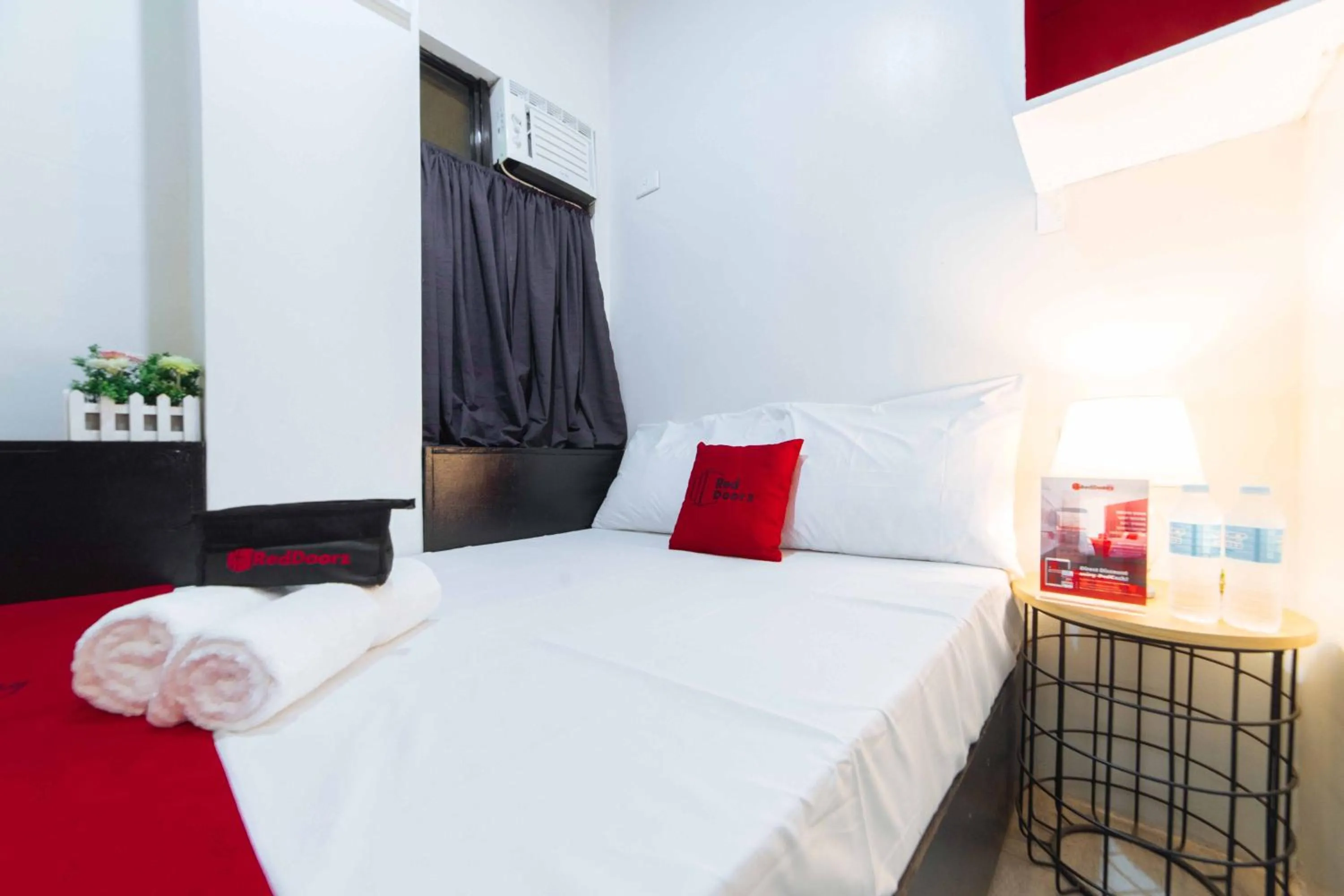 Bedroom, Bed in RedDoorz near G Mall Bajada Davao