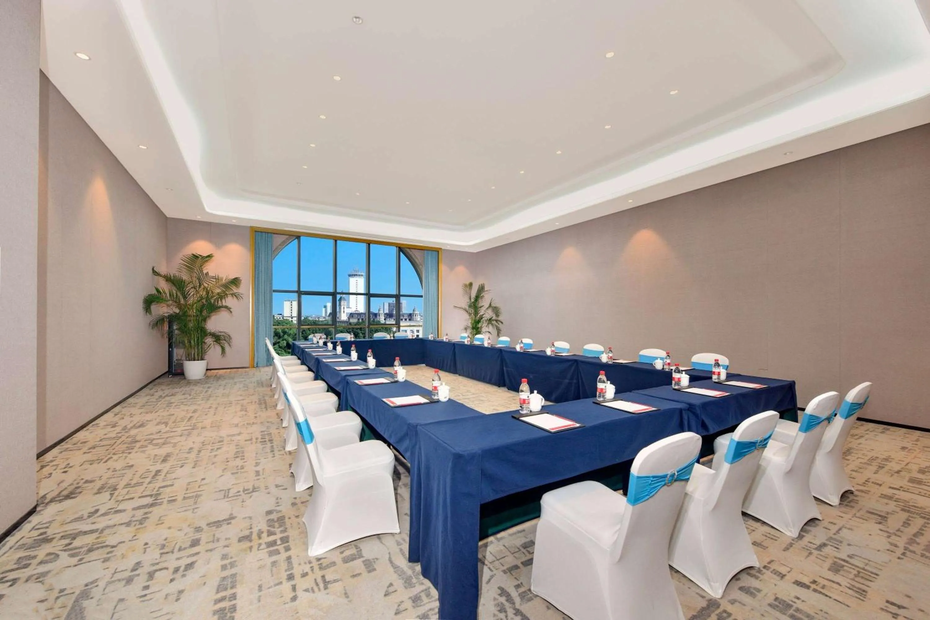 Meeting/conference room in Ramada Plaza by Wyndham Dongxing City Center