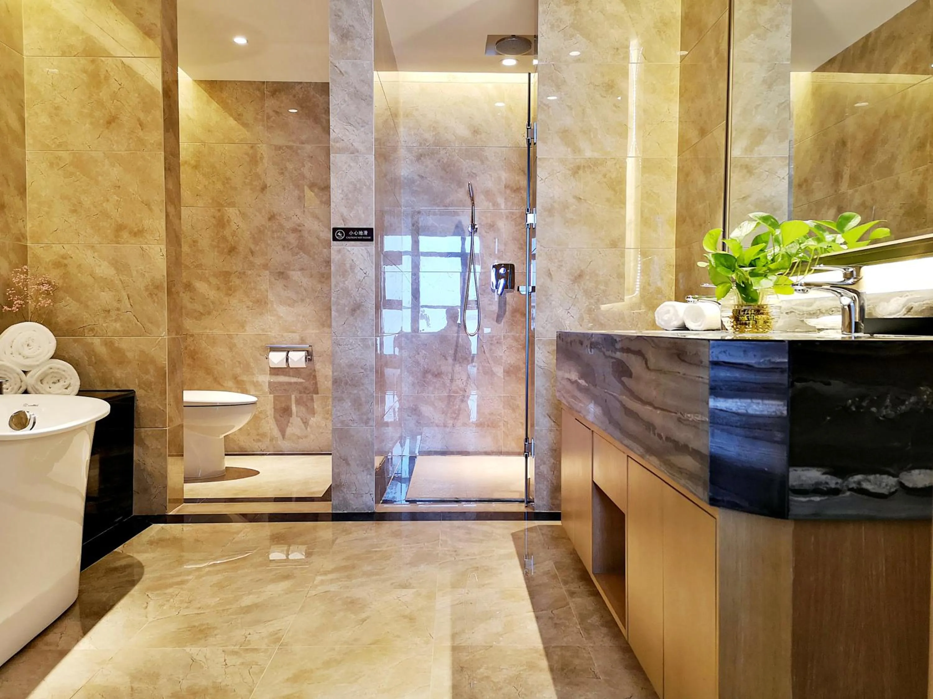 Ramada Plaza by Wyndham Dongxing City Center