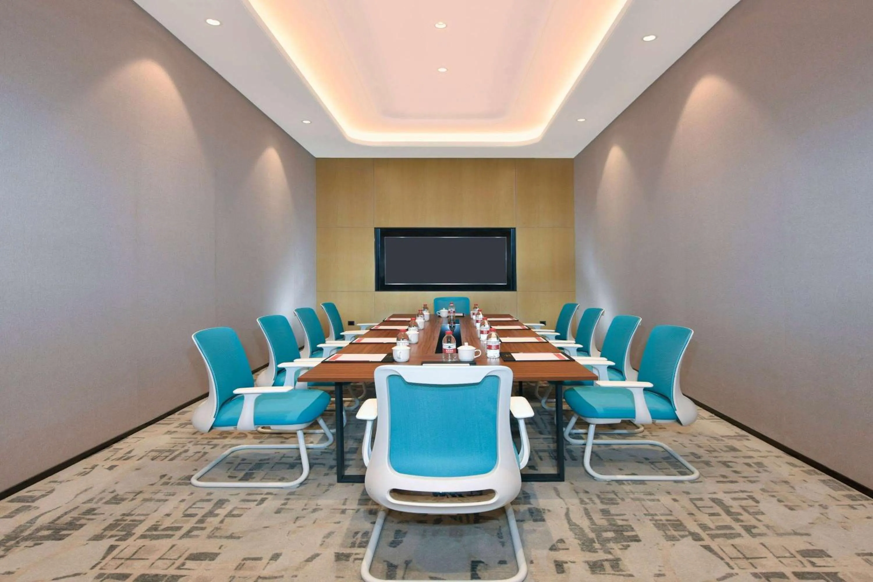 Meeting/conference room in Ramada Plaza by Wyndham Dongxing City Center