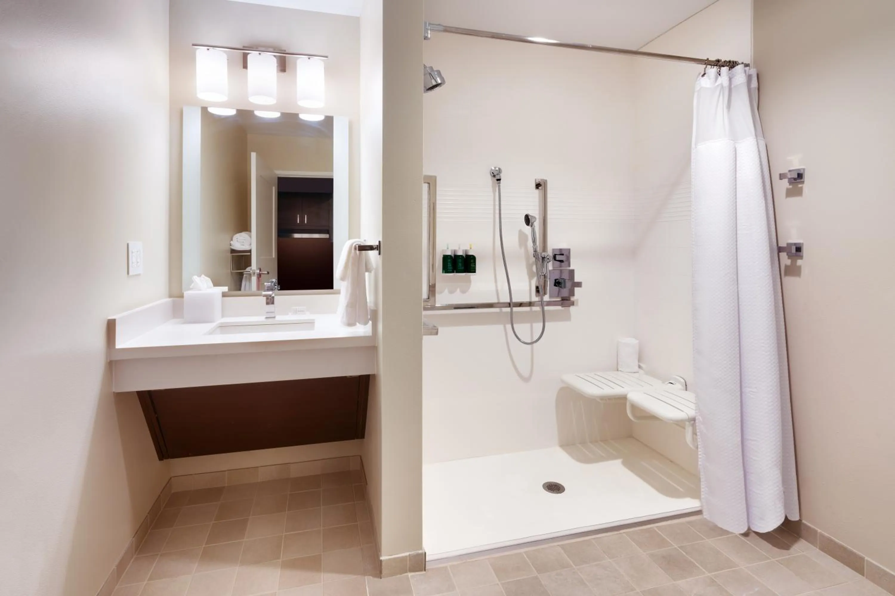 Bathroom in TownePlace Suites by Marriott Salt Lake City Draper