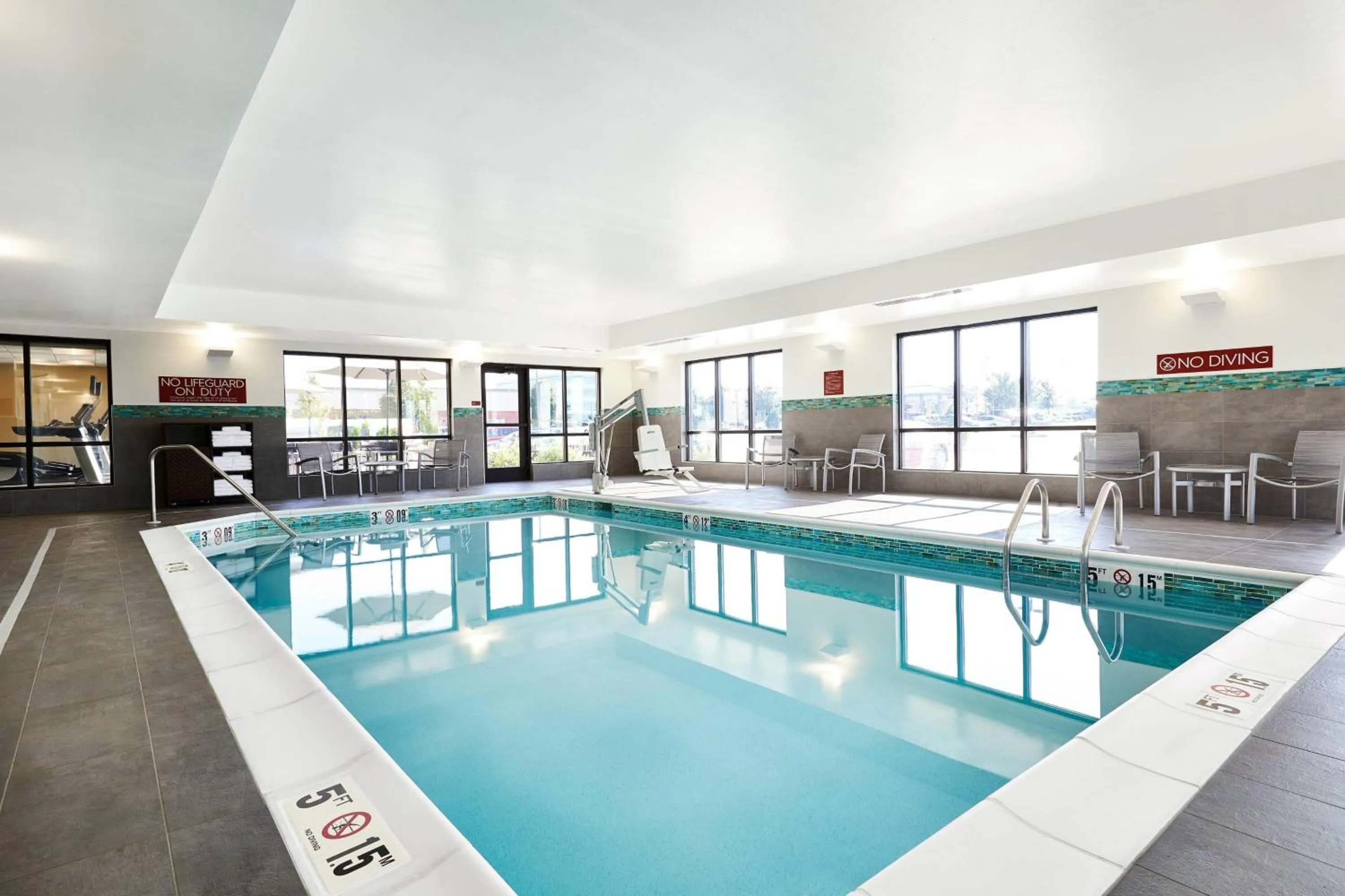 Swimming pool in TownePlace Suites by Marriott St. Louis O'Fallon