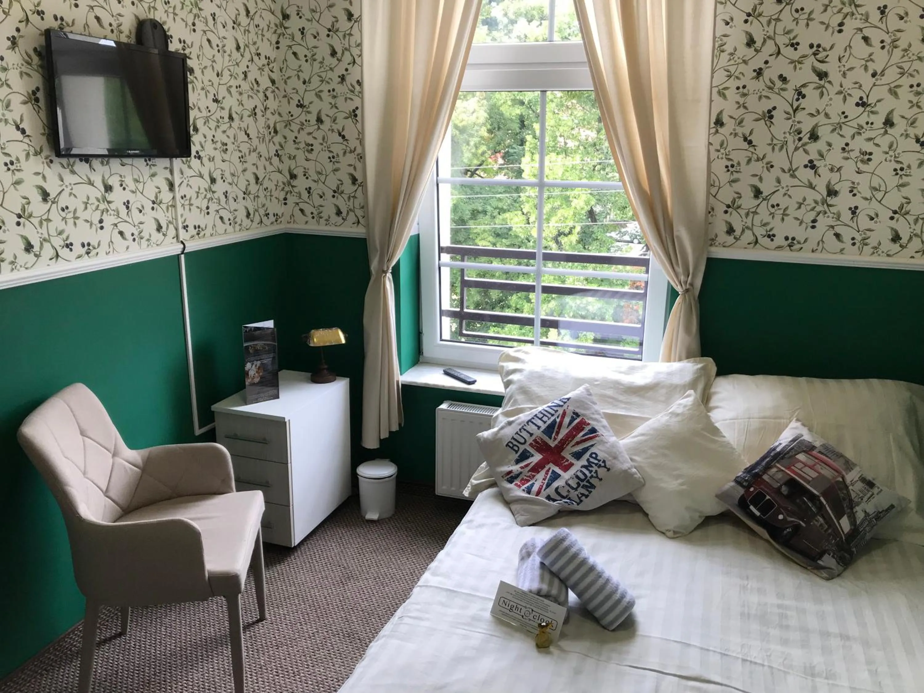 Photo of the whole room in Hostel "Night o'clock" - restauracja, parking i darmowa siłownia