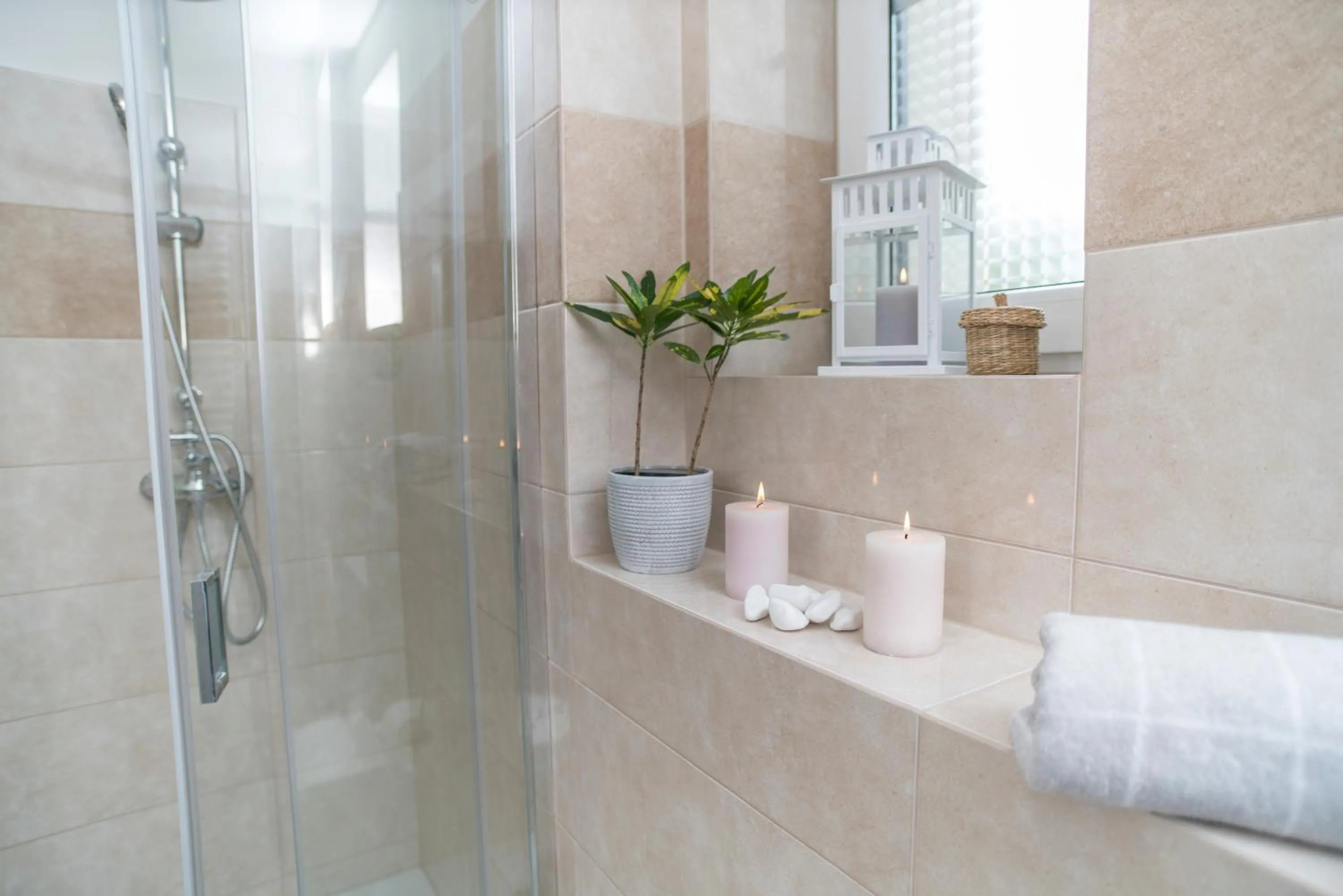 Hostel "Night o'clock" - restauracja, parking i darmowa siłownia