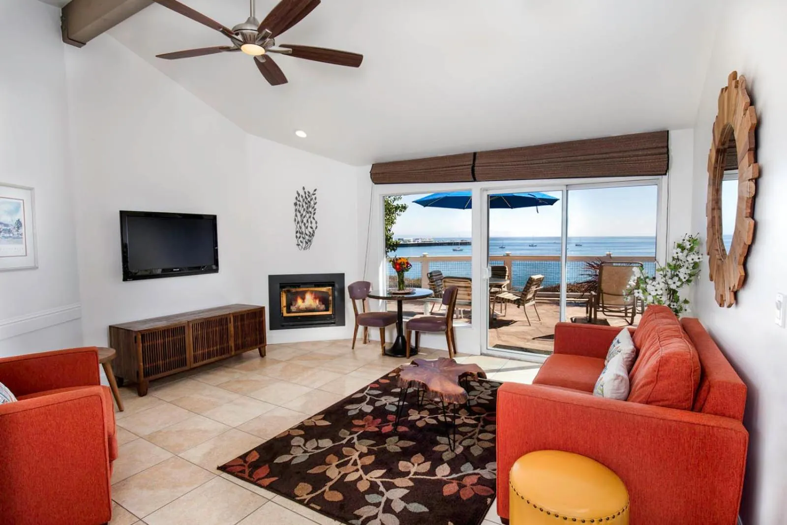 Living room in Sea & Sand Inn