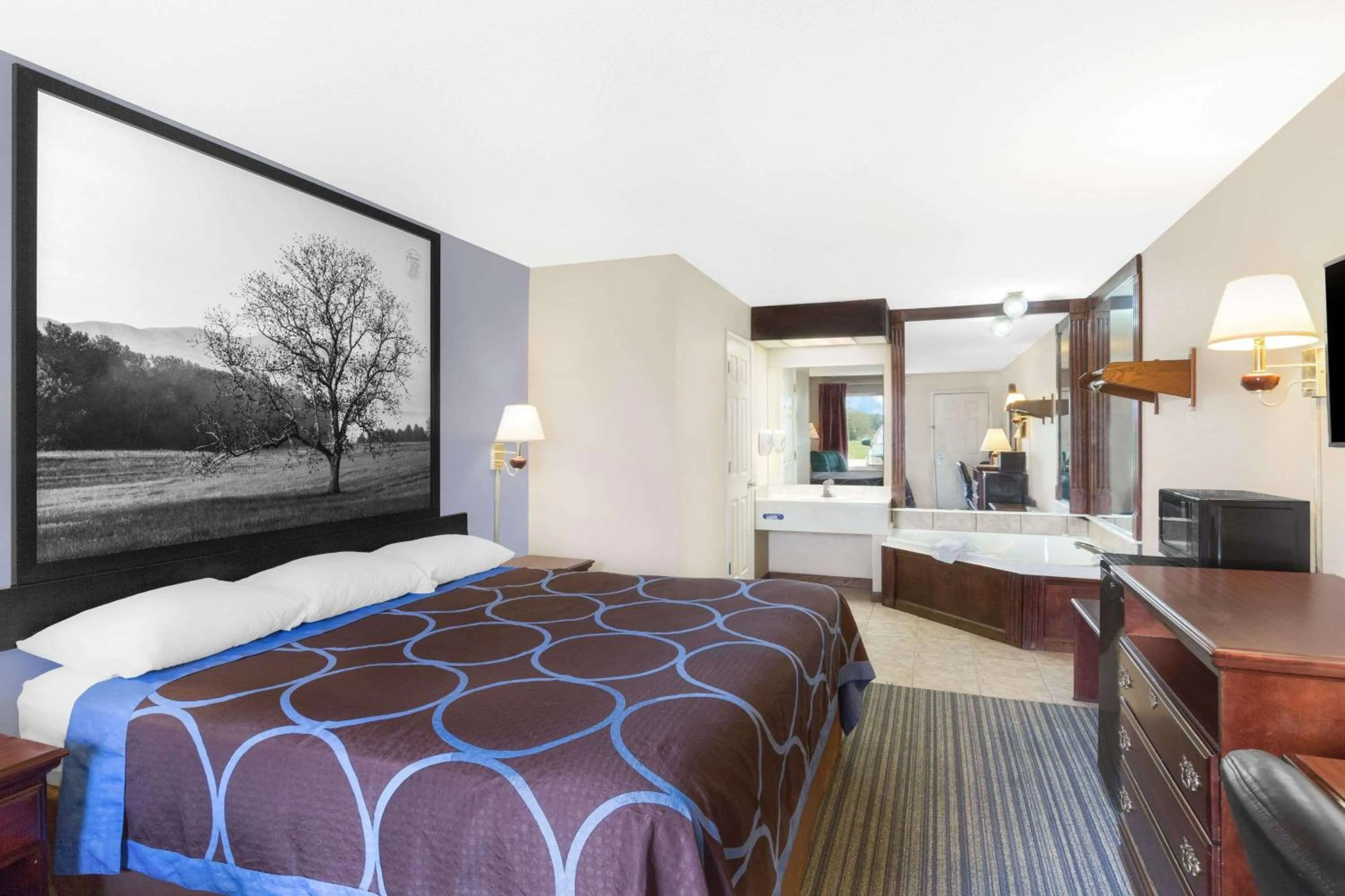 Photo of the whole room, Bed in Super 8 by Wyndham Whiteville