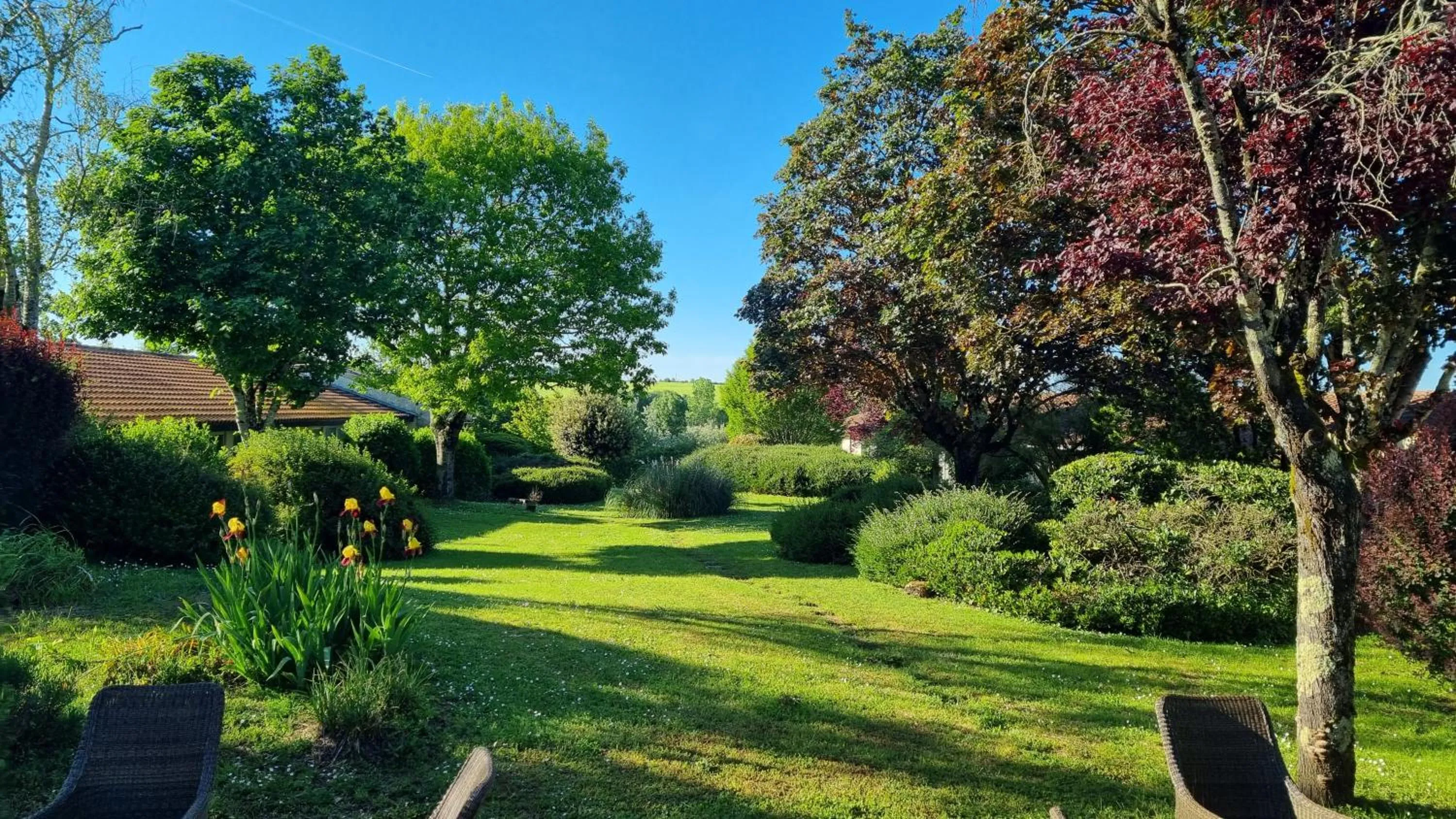 Property building in Kyriad Angoulême Nord Champniers- Hôtel & Résidence