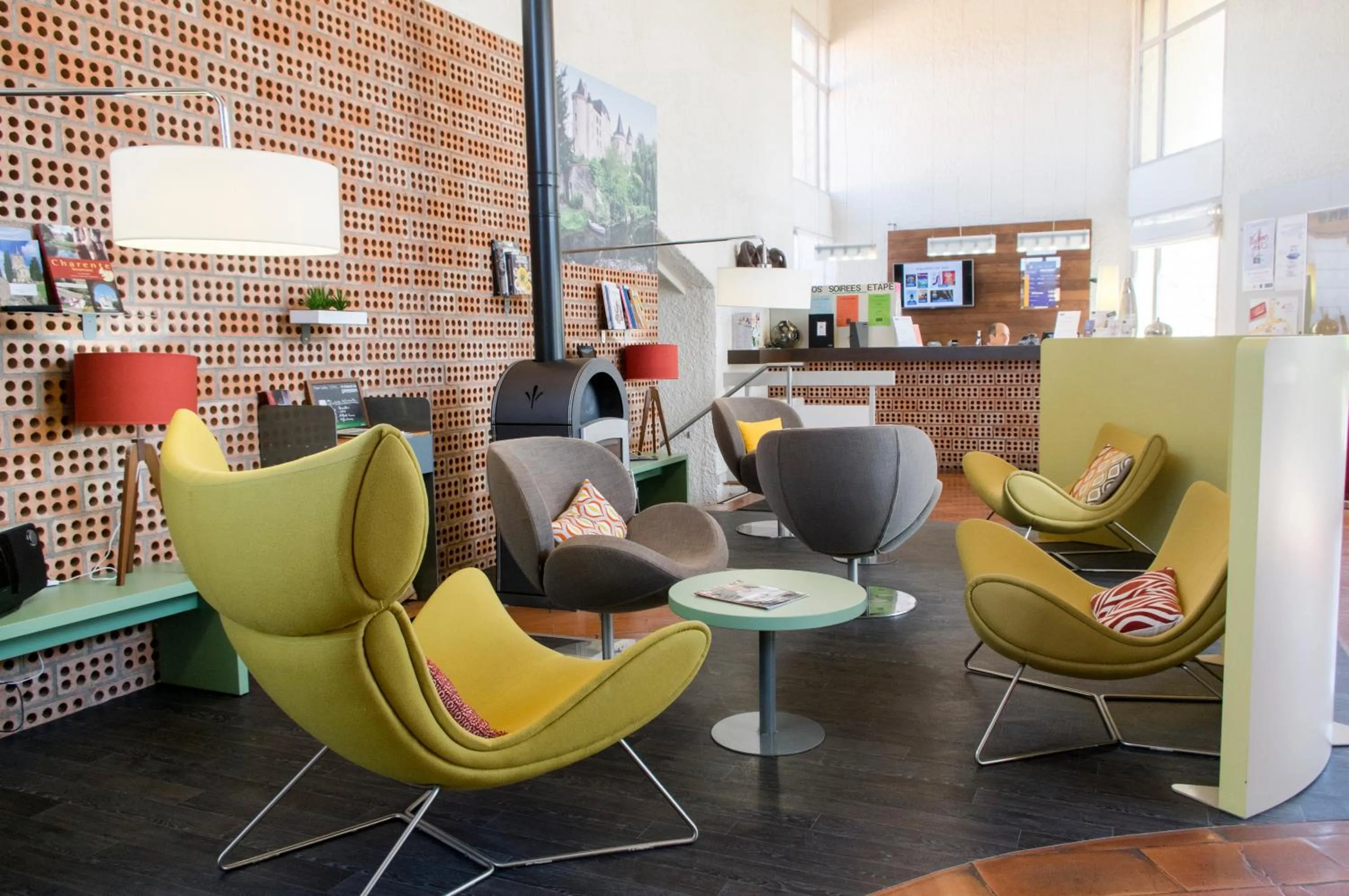 Property building in Kyriad Angoulême Nord Champniers- Hôtel & Résidence