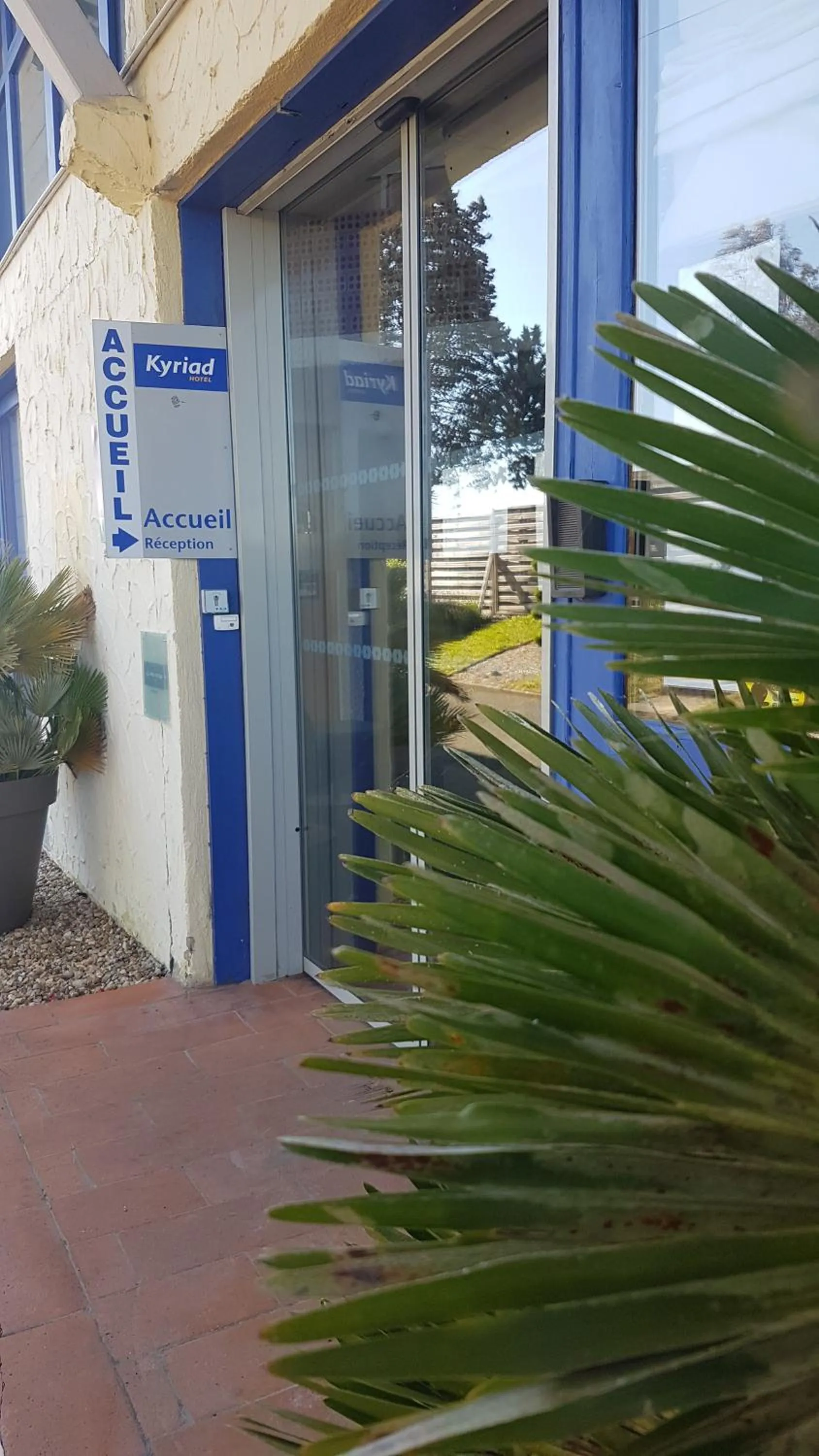 Facade/entrance in Kyriad Angoulême Nord Champniers- Hôtel & Résidence