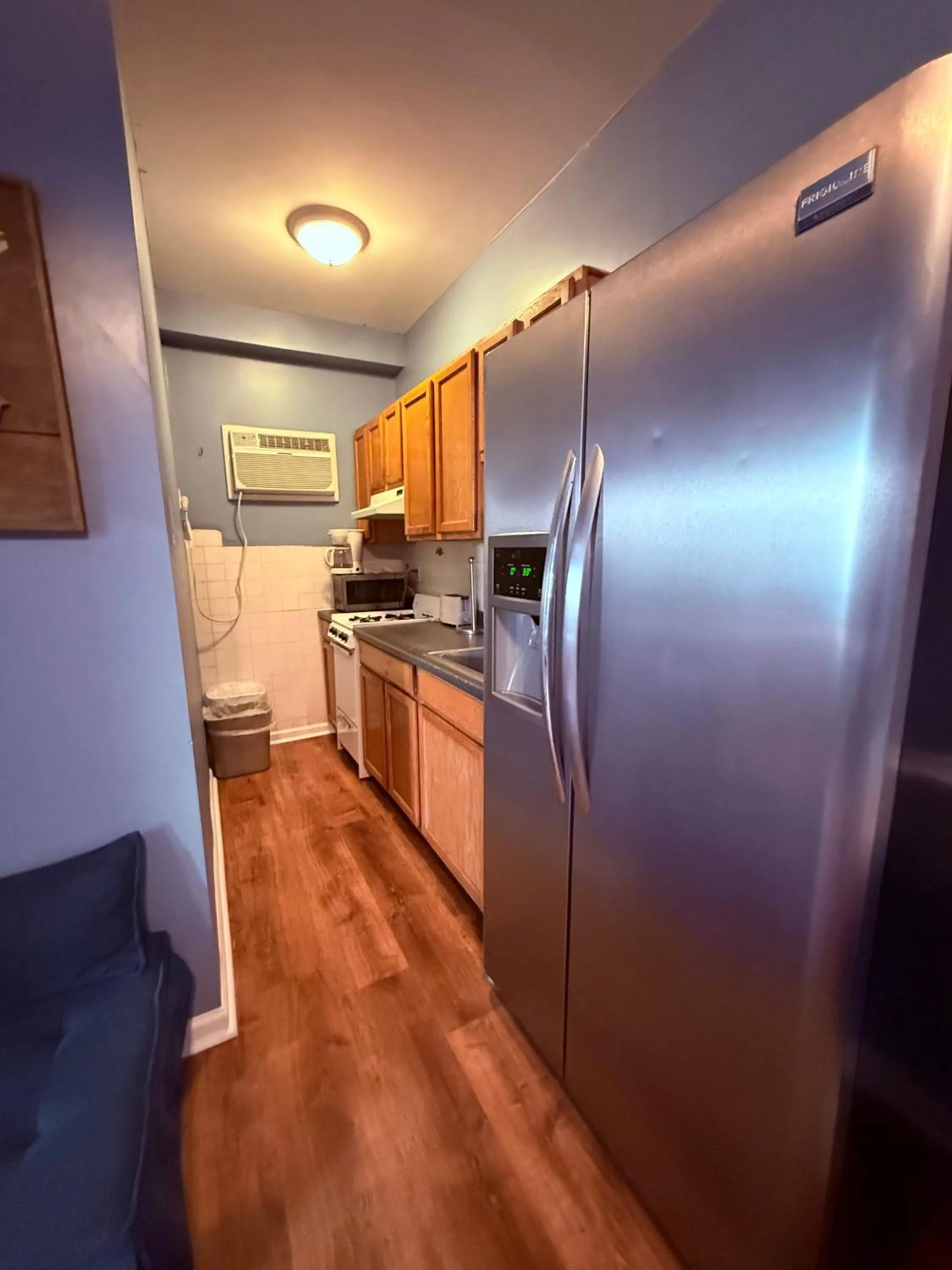 Kitchen or kitchenette in Twilight Motel