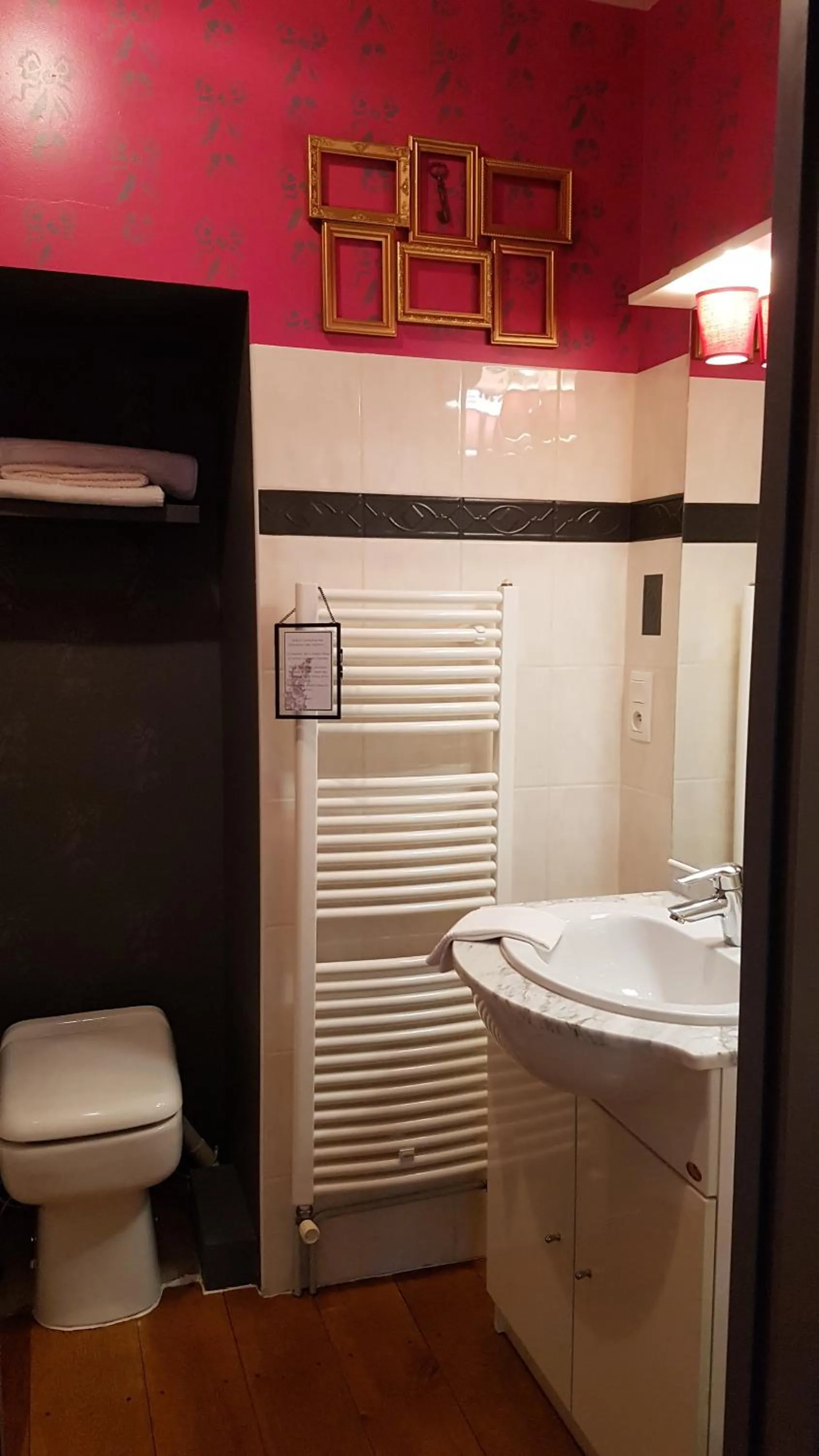 Bathroom in chambres d'hôtes du Tilleul