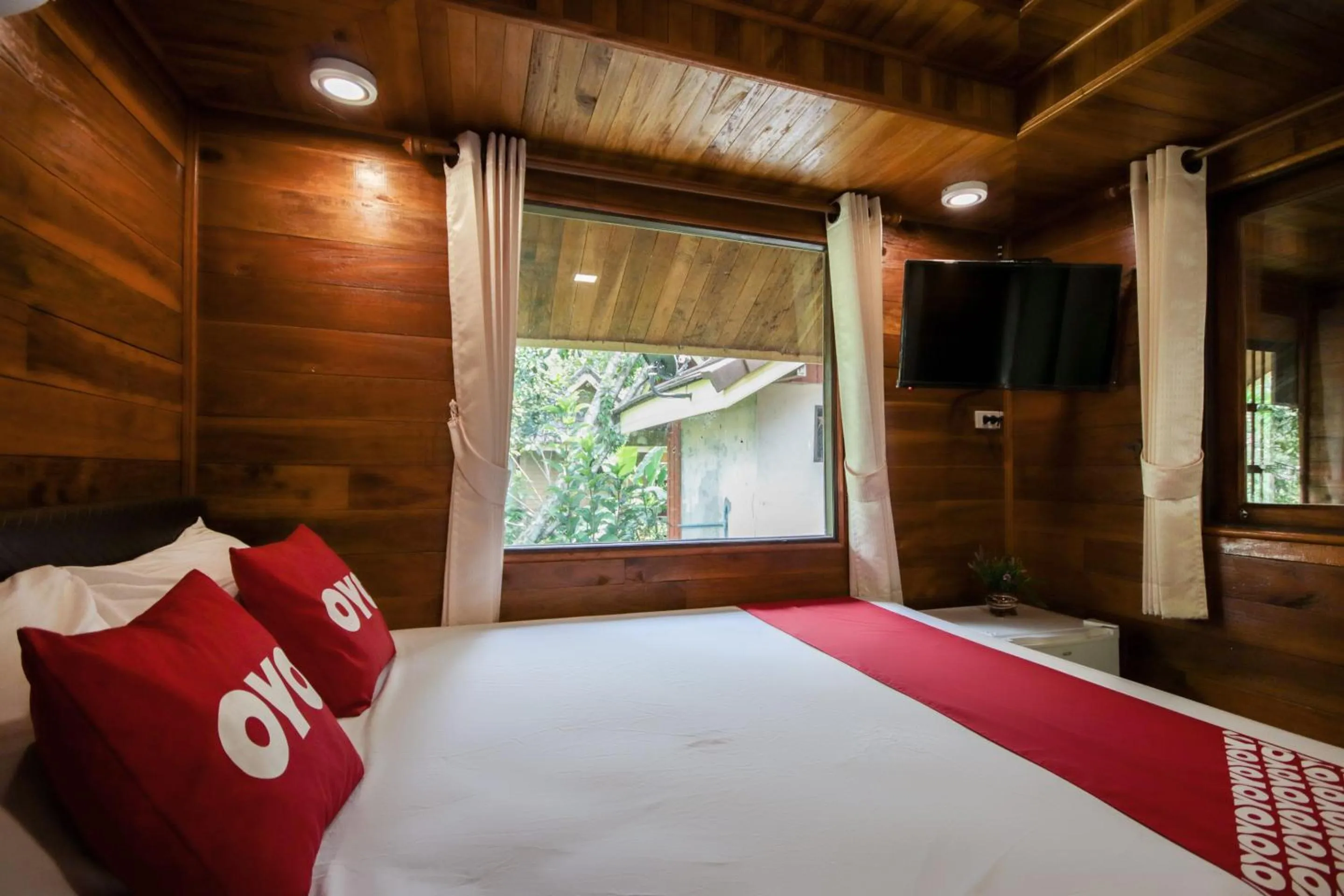 Bedroom in OYO 604 Ruen Mai Horm Resort