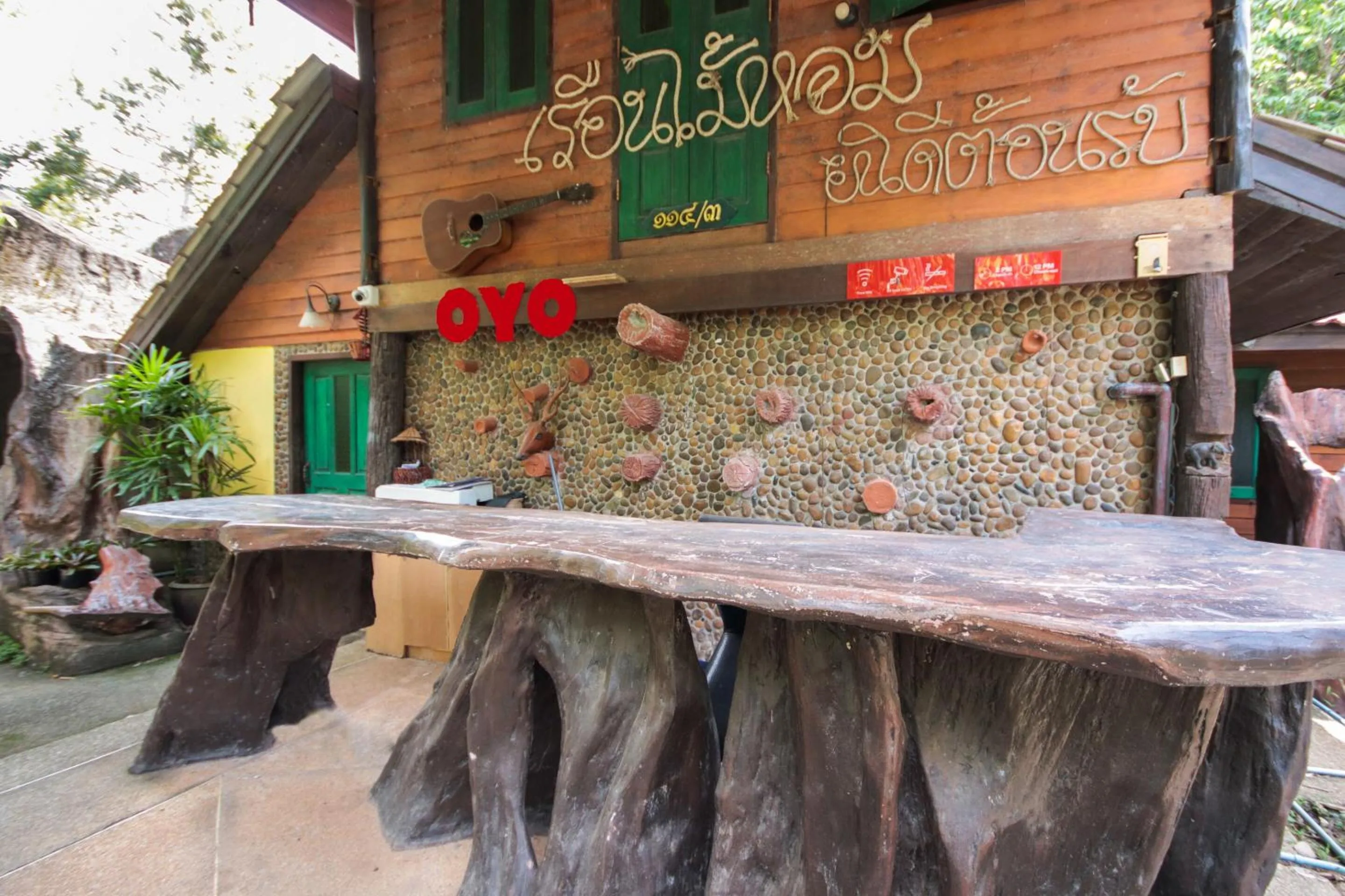 Lobby or reception in OYO 604 Ruen Mai Horm Resort