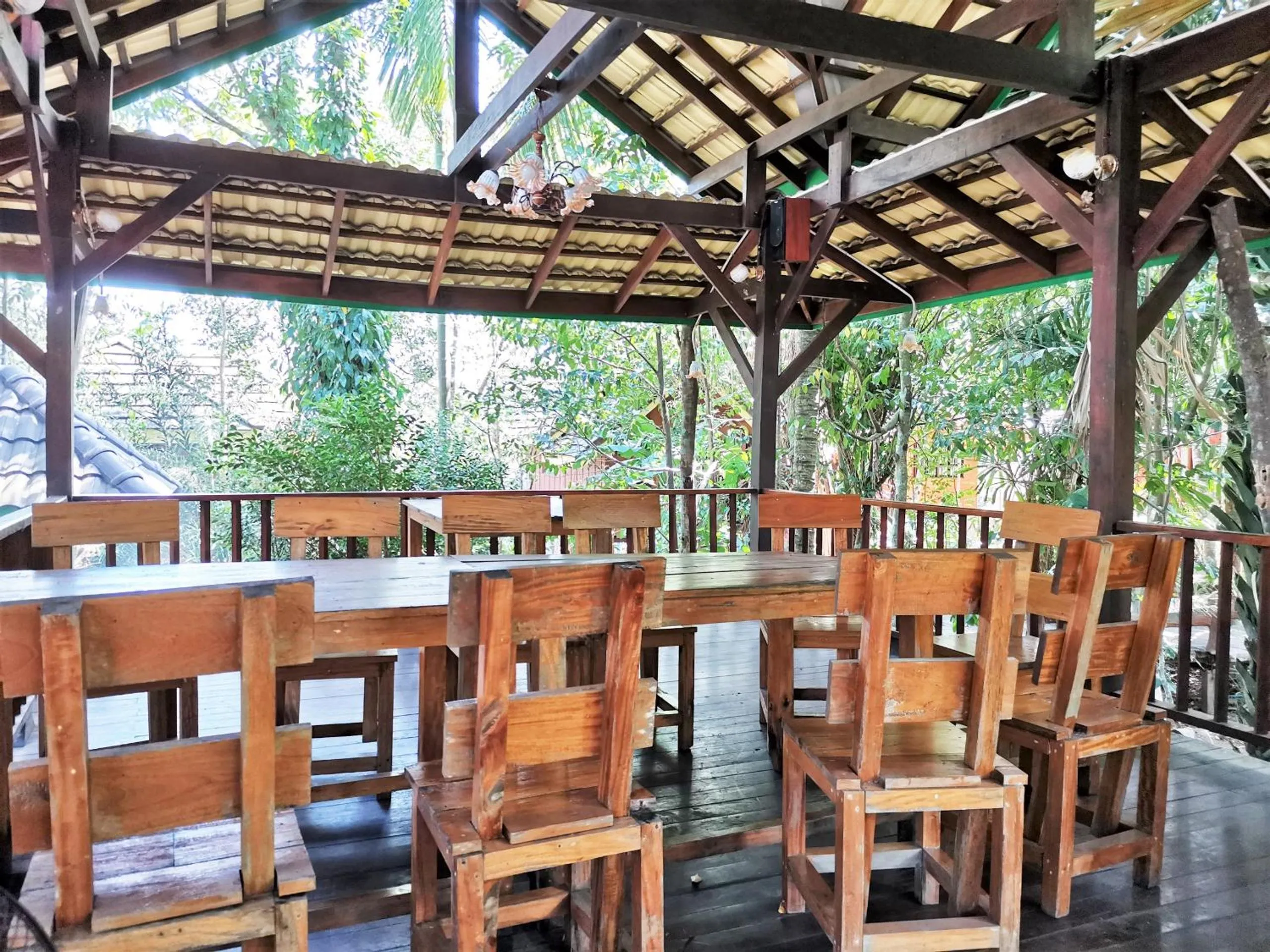 Restaurant/places to eat in OYO 604 Ruen Mai Horm Resort