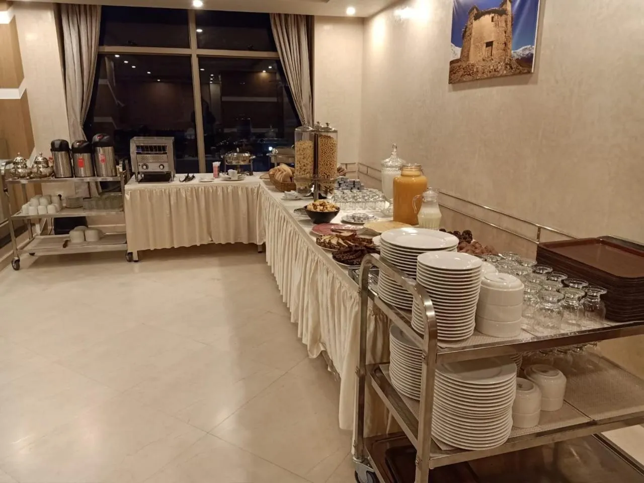 Restaurant/places to eat in HOTEL MAKARIM TETOUAN