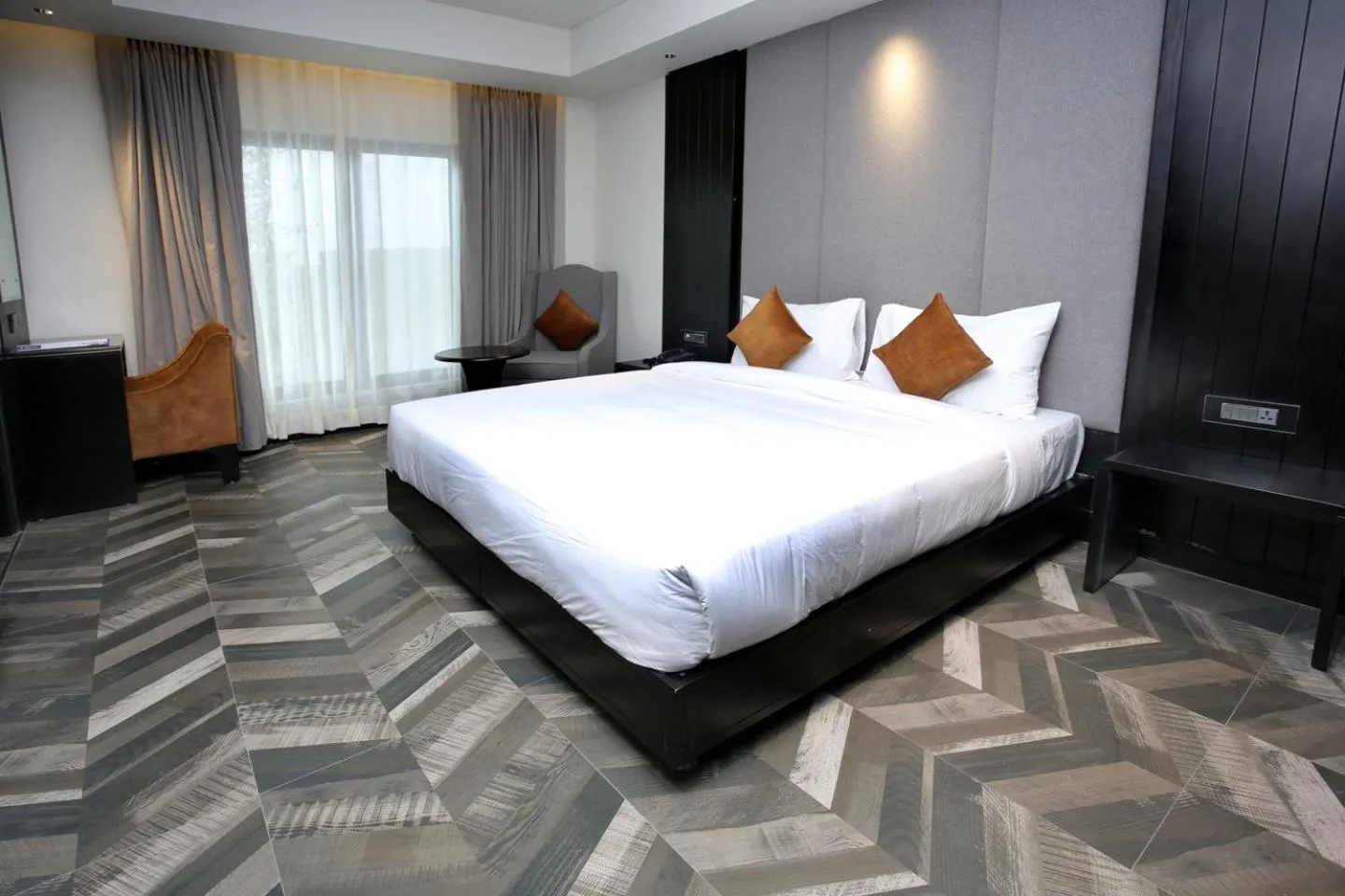 Photo of the whole room, Bed in LEMARQ