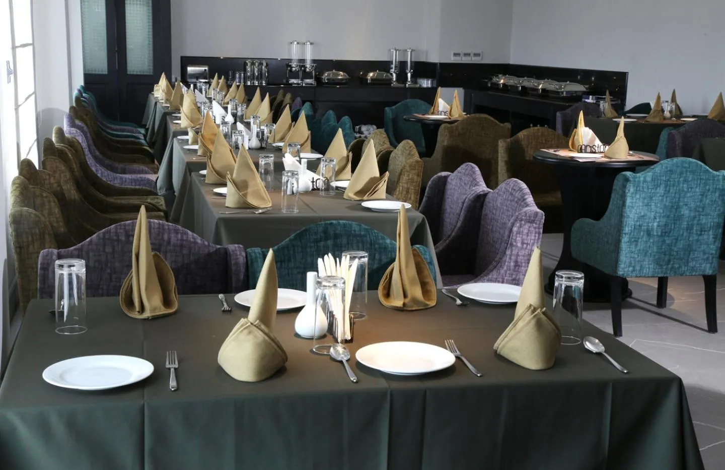 Restaurant/places to eat in LEMARQ