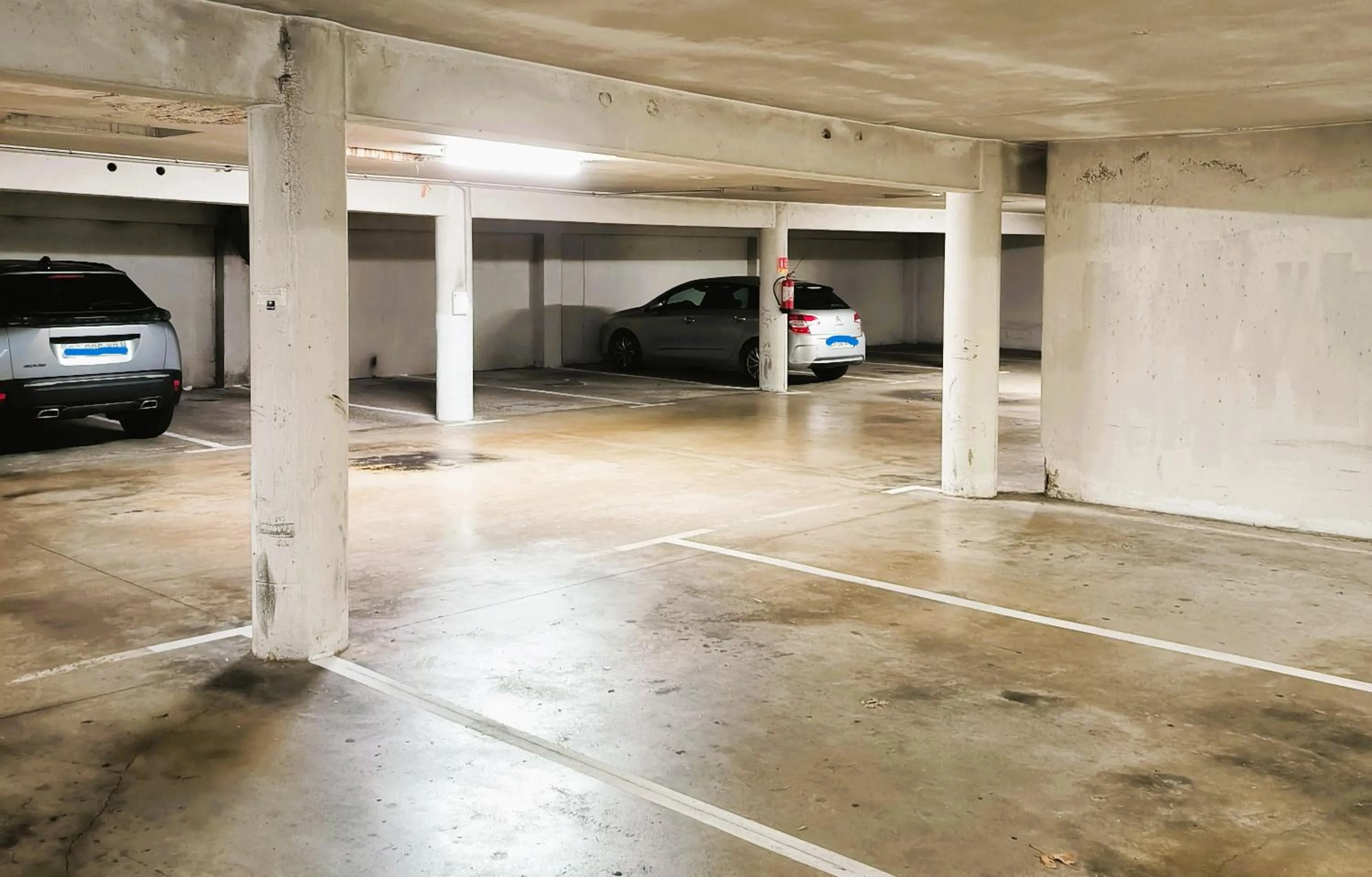 Parking in Kyriad Hotel Montpellier Centre Antigone