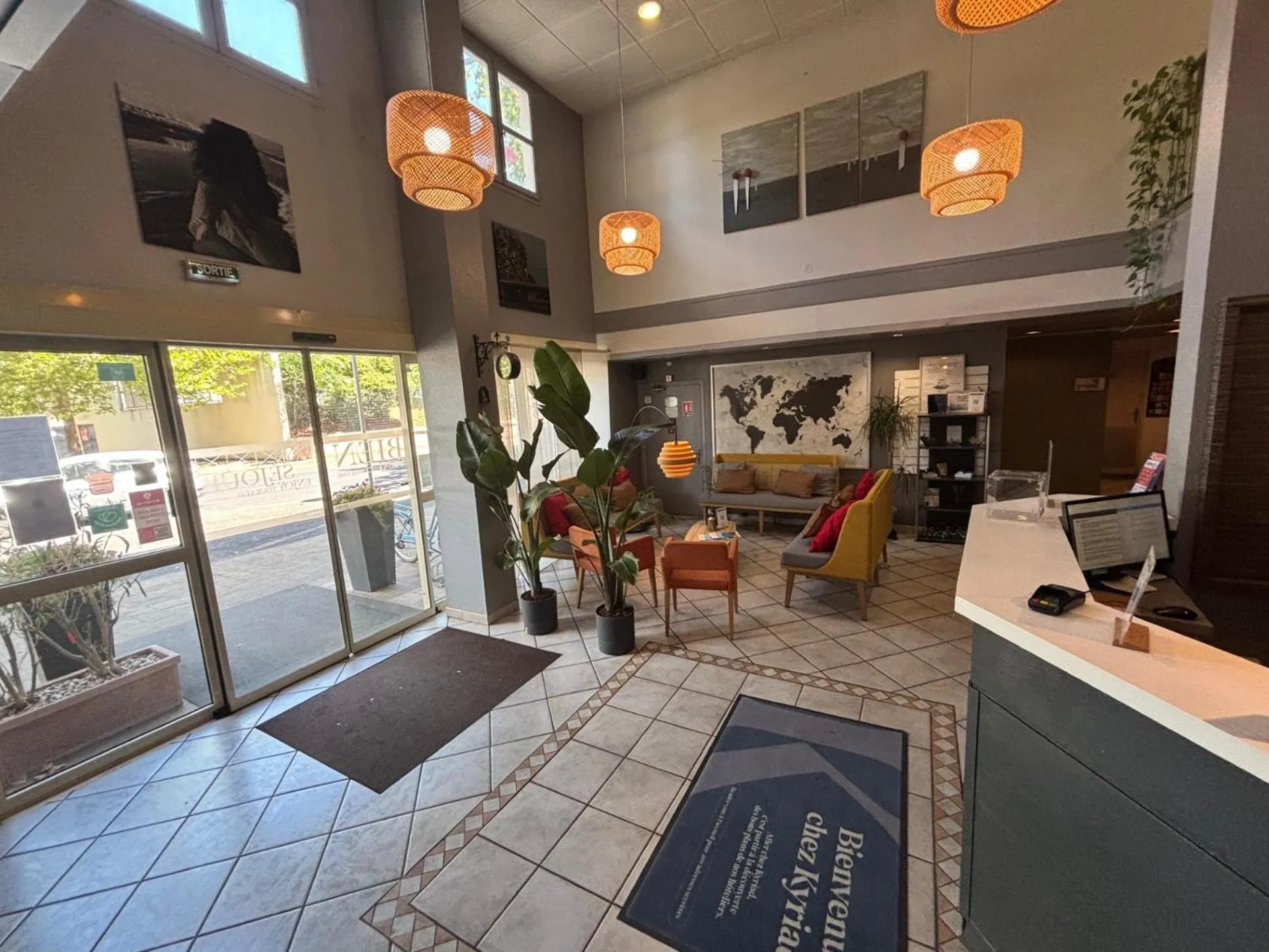 Communal lounge/ TV room, Bed in Kyriad Hotel Montpellier Centre Antigone