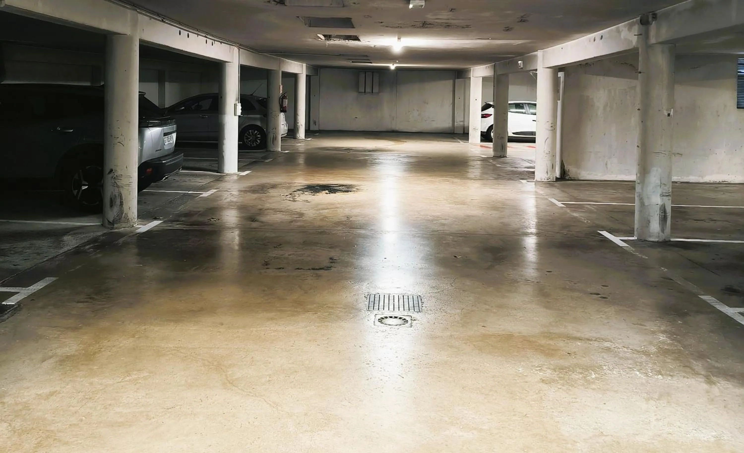 Parking in Kyriad Hotel Montpellier Centre Antigone