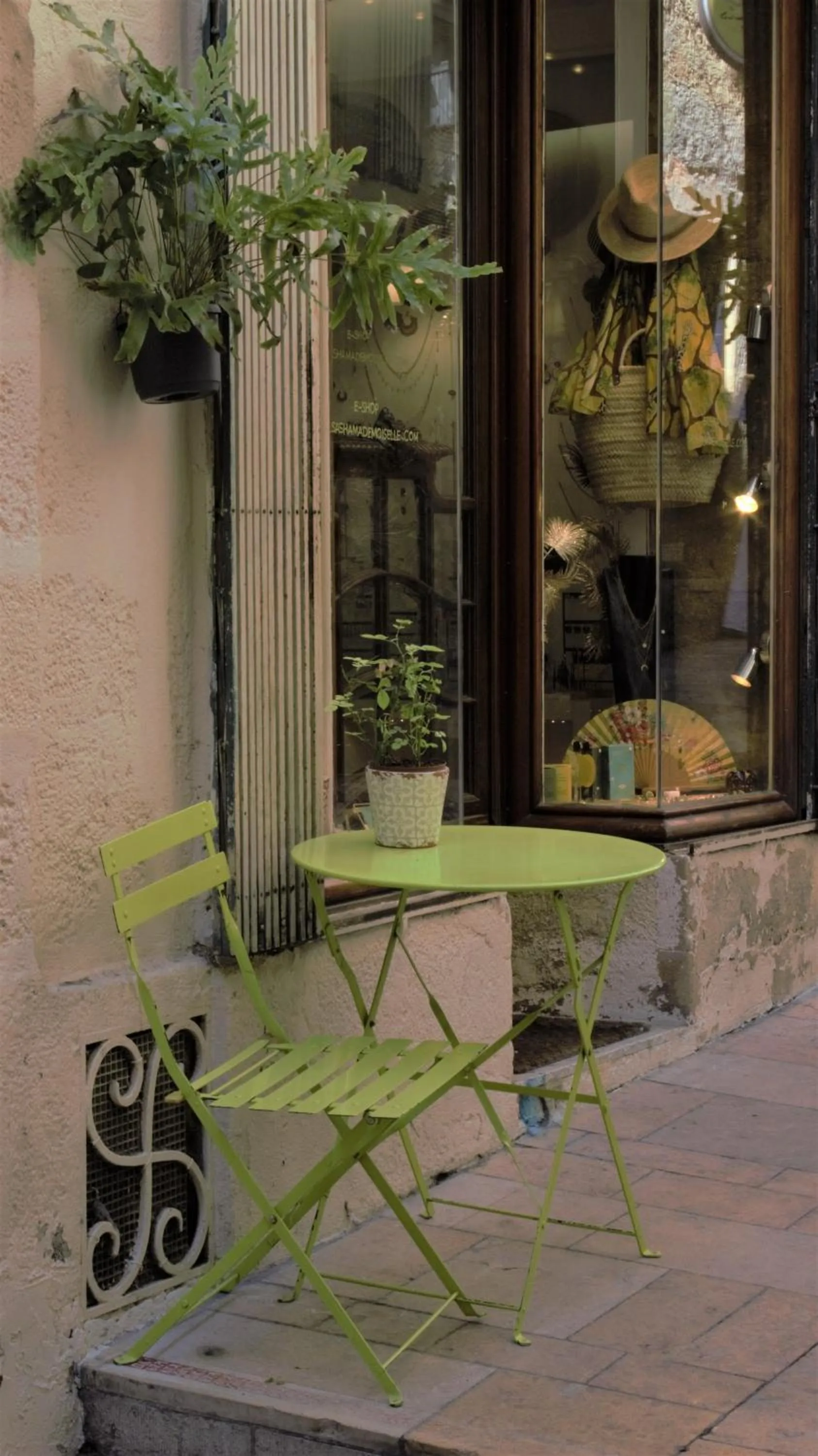 Patio in Kyriad Hotel Montpellier Centre Antigone
