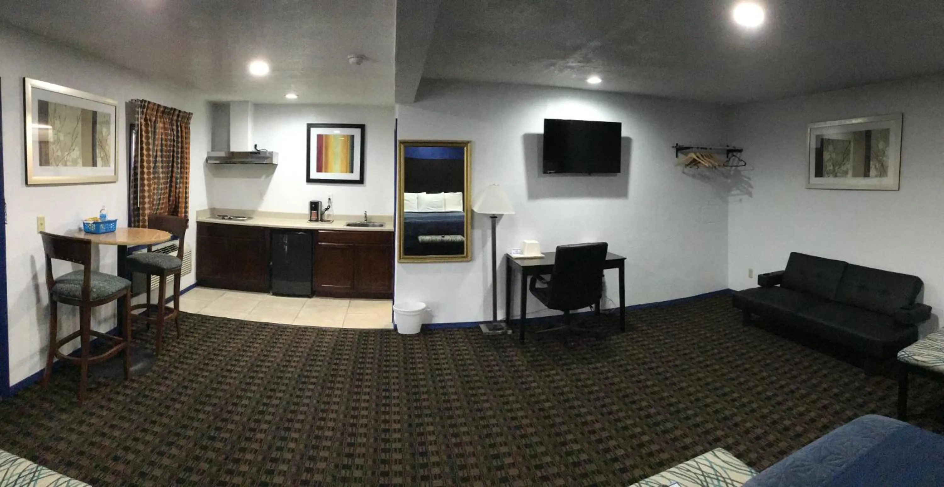 Budget Inn & Suites