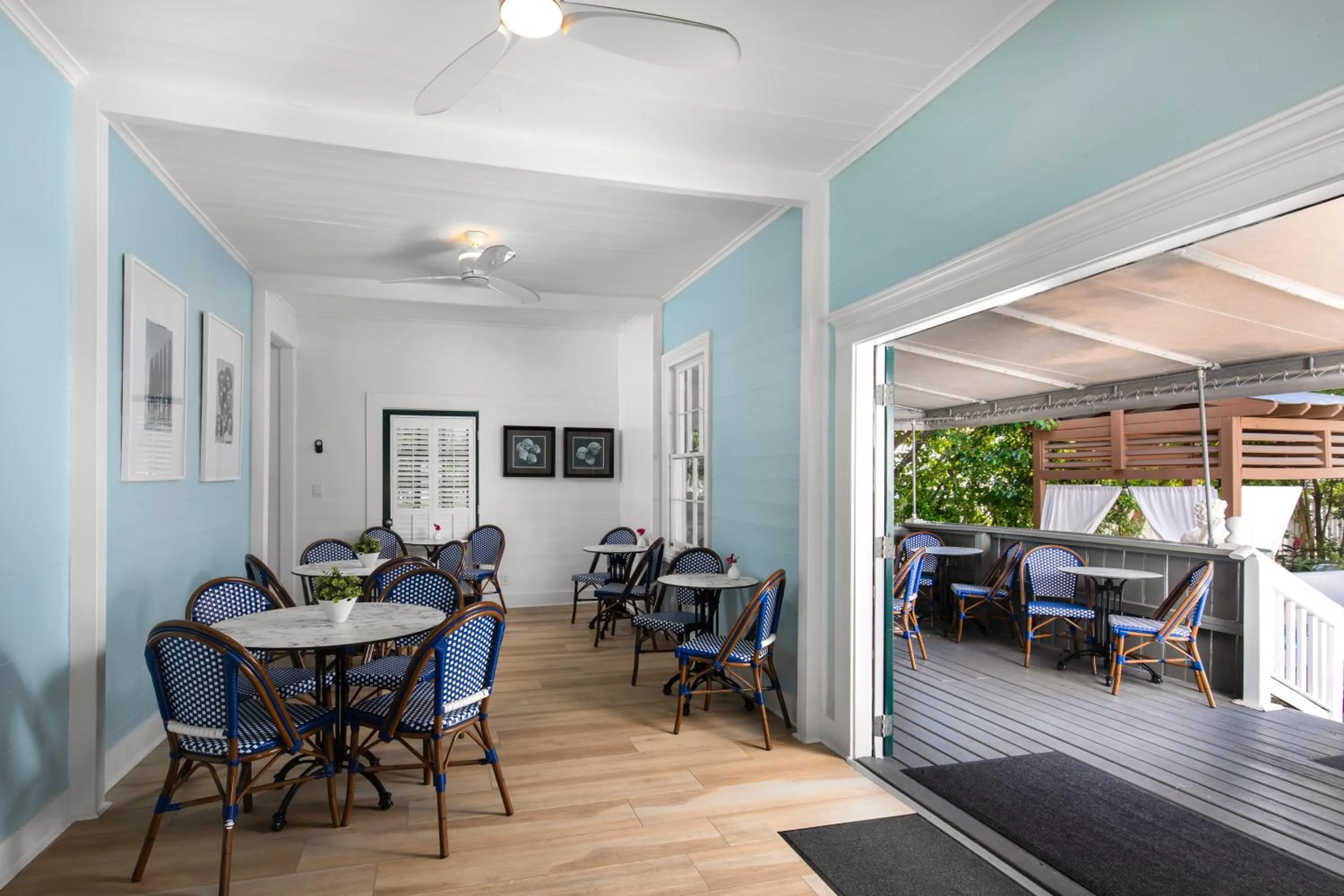 Breakfast in The Cabana Inn Key West - Adult Exclusive