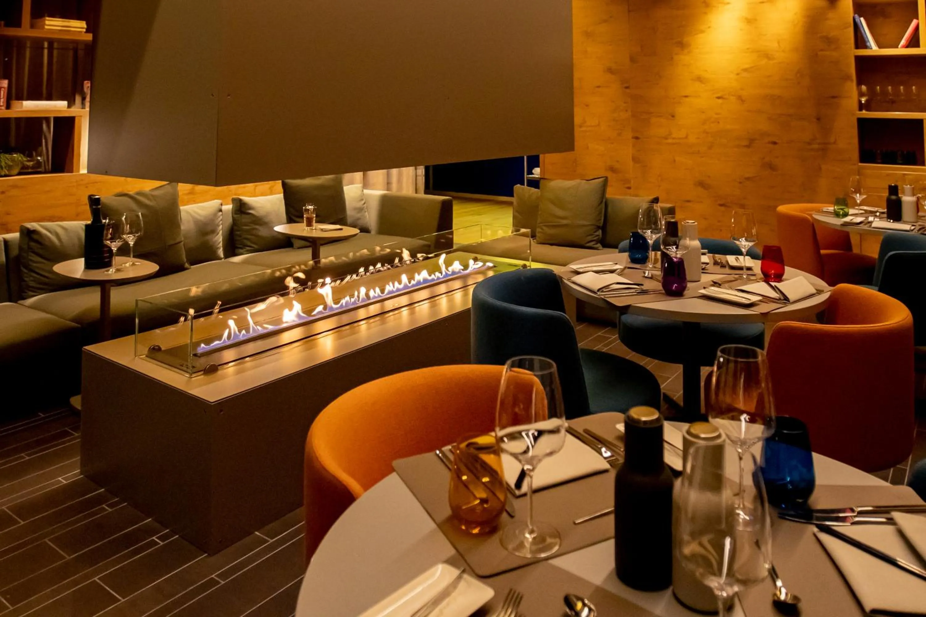 Restaurant/places to eat in b'mine hotel Düsseldorf