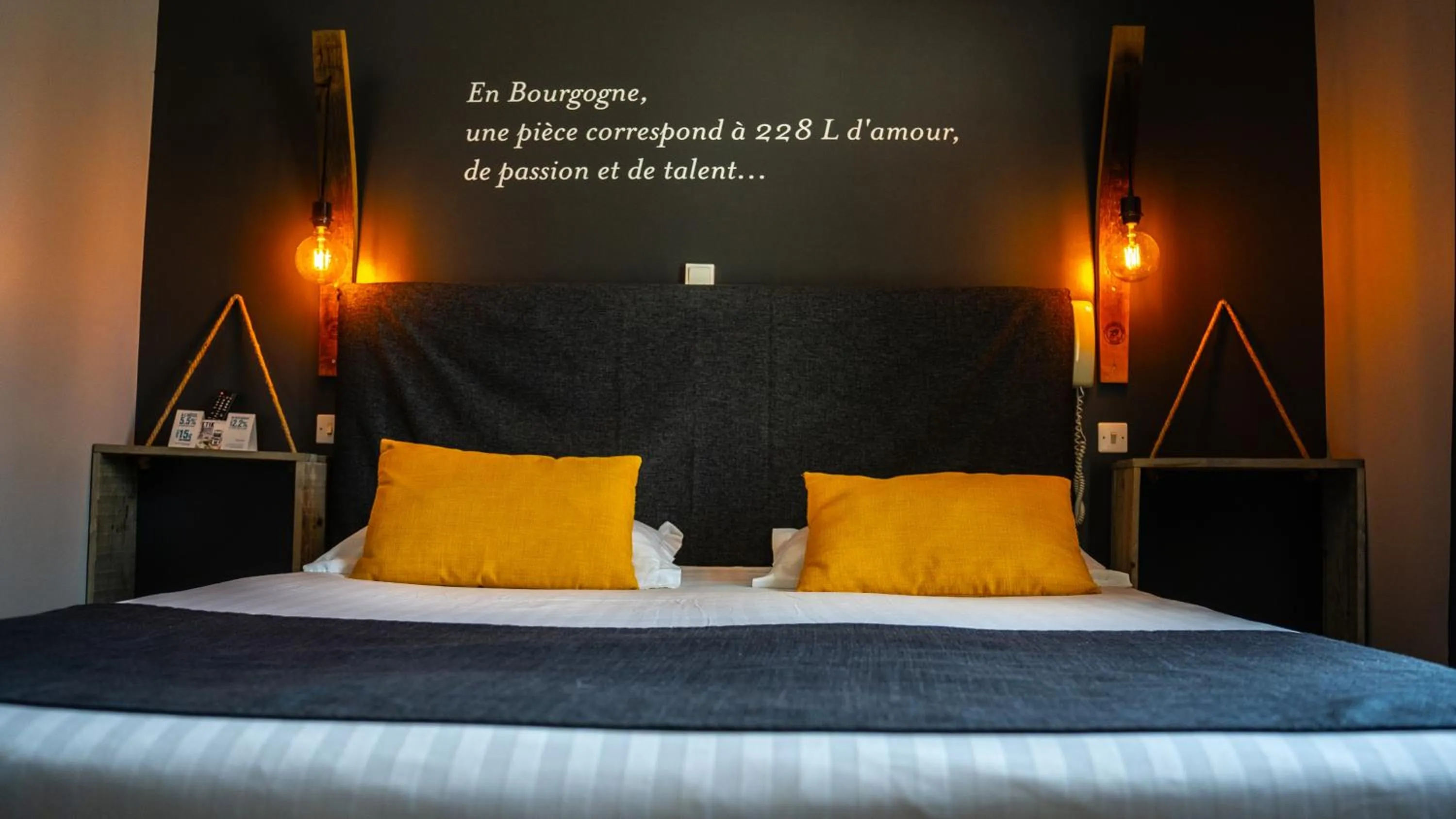 Bedroom, Bed in Hôtel Parc Adélie - Logis Hôtels